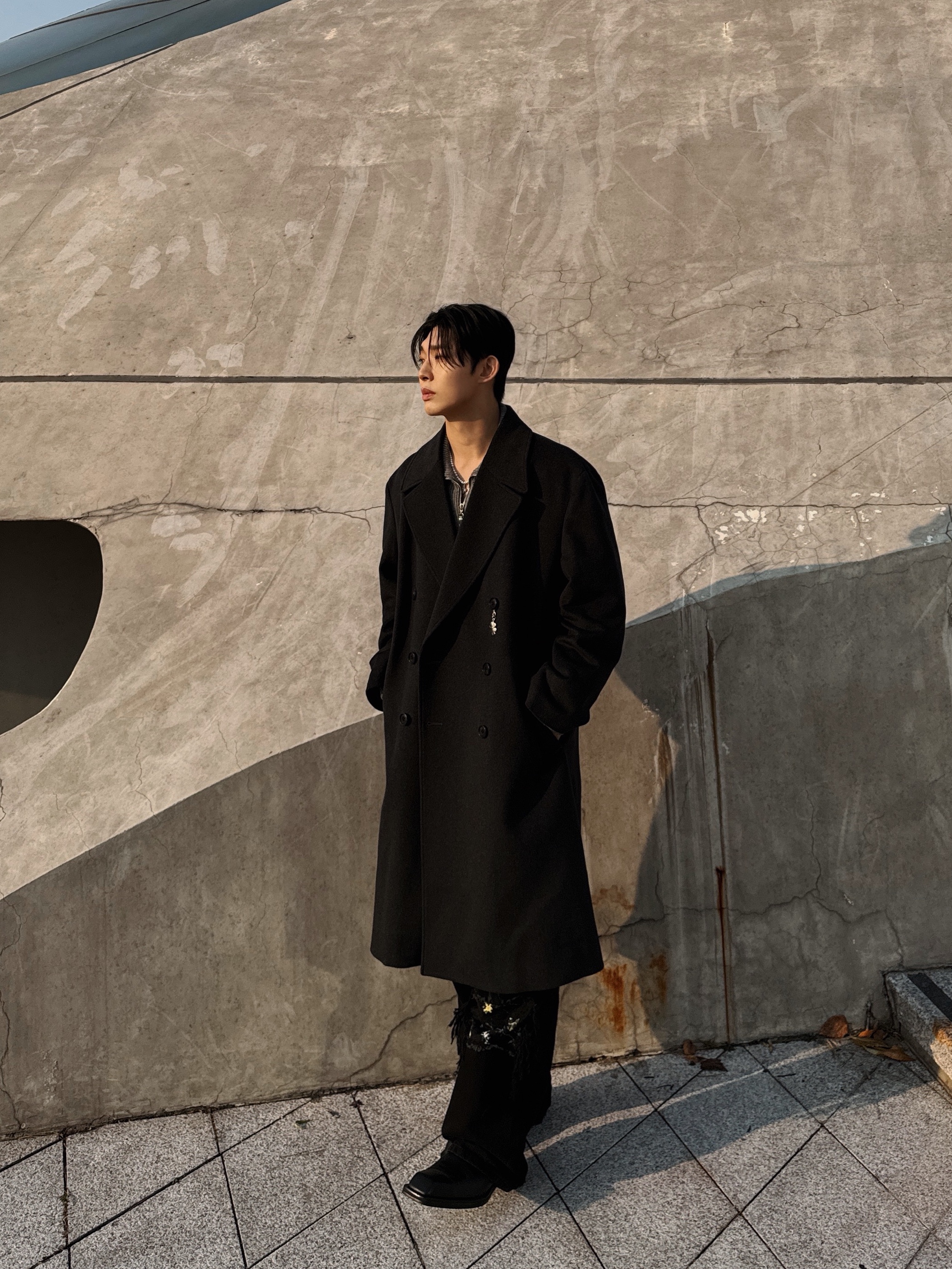 [KREAM 단독] STU Flower Metal Charm 착용 스타일 - 2