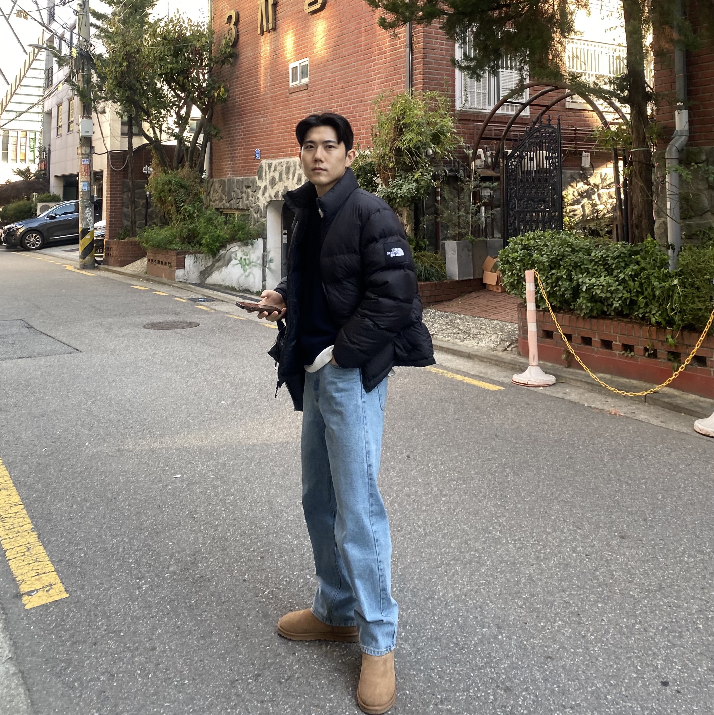 UGG Classic Mini Boots Chestnut, The North Face 1992 Nuptse Jacket Black 착용 스타일