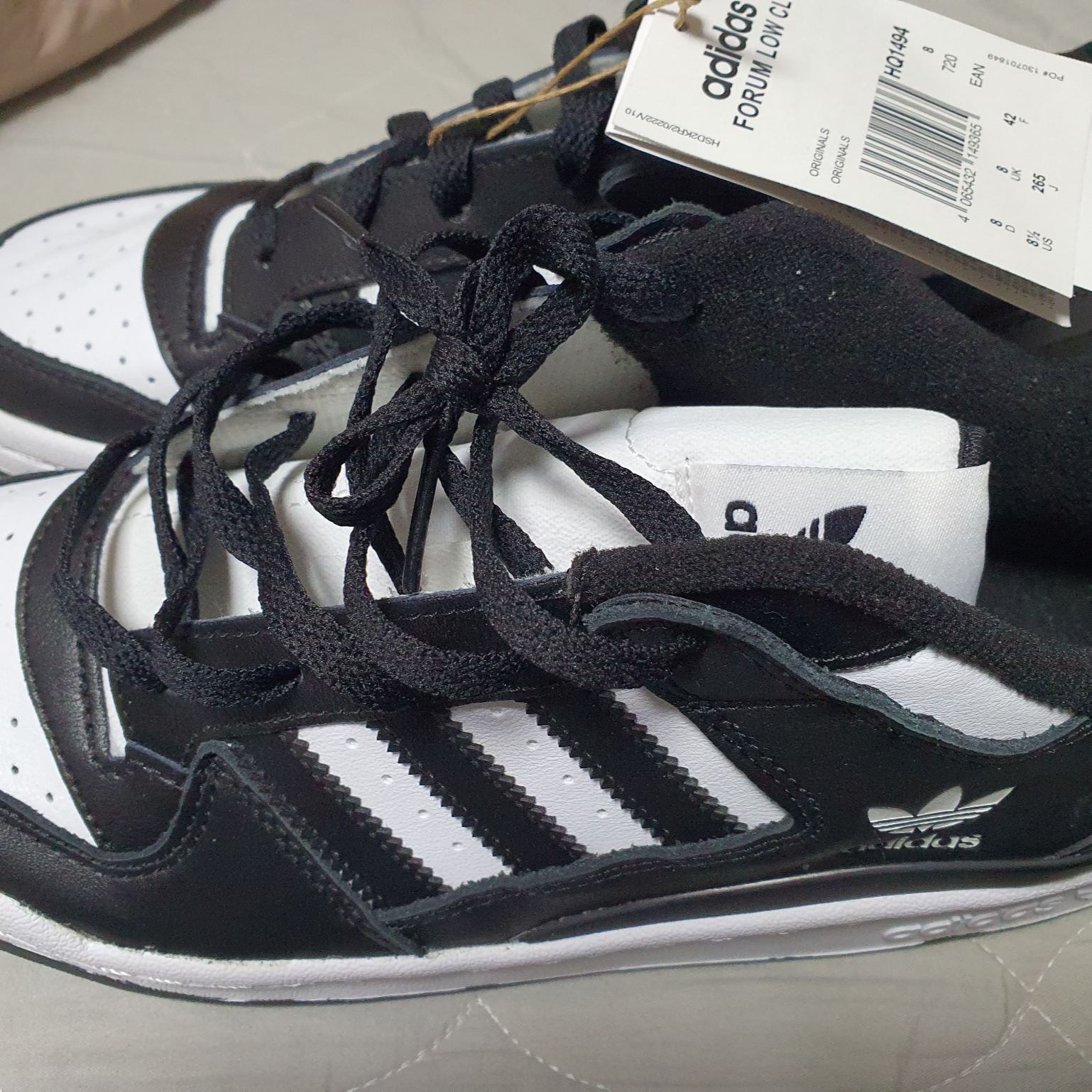 Adidas Forum Low Core Black Cloud White 착용 스타일