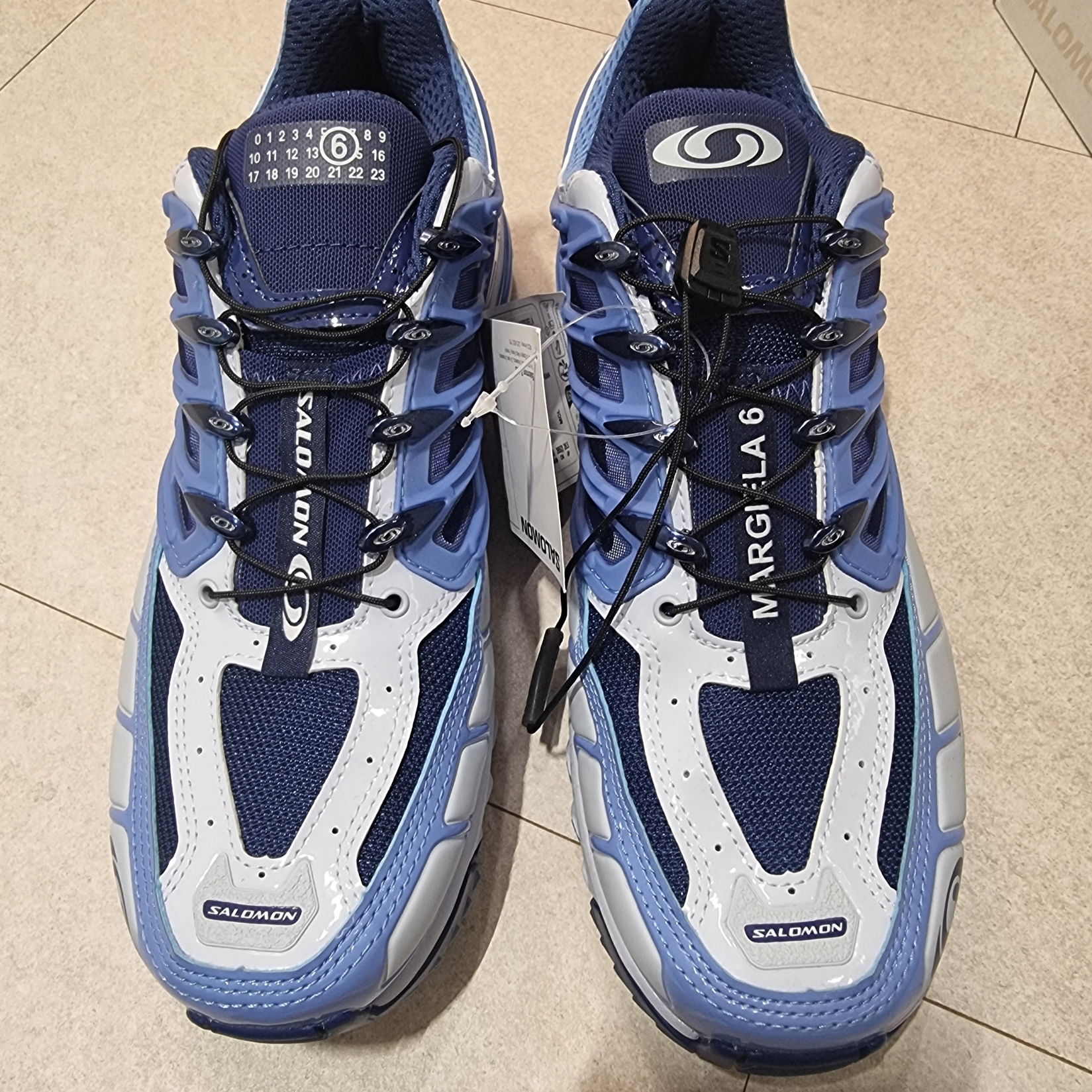 Salomon x MM6 Maison Margiela ACS Pro Light Blue 착용 스타일 - 2