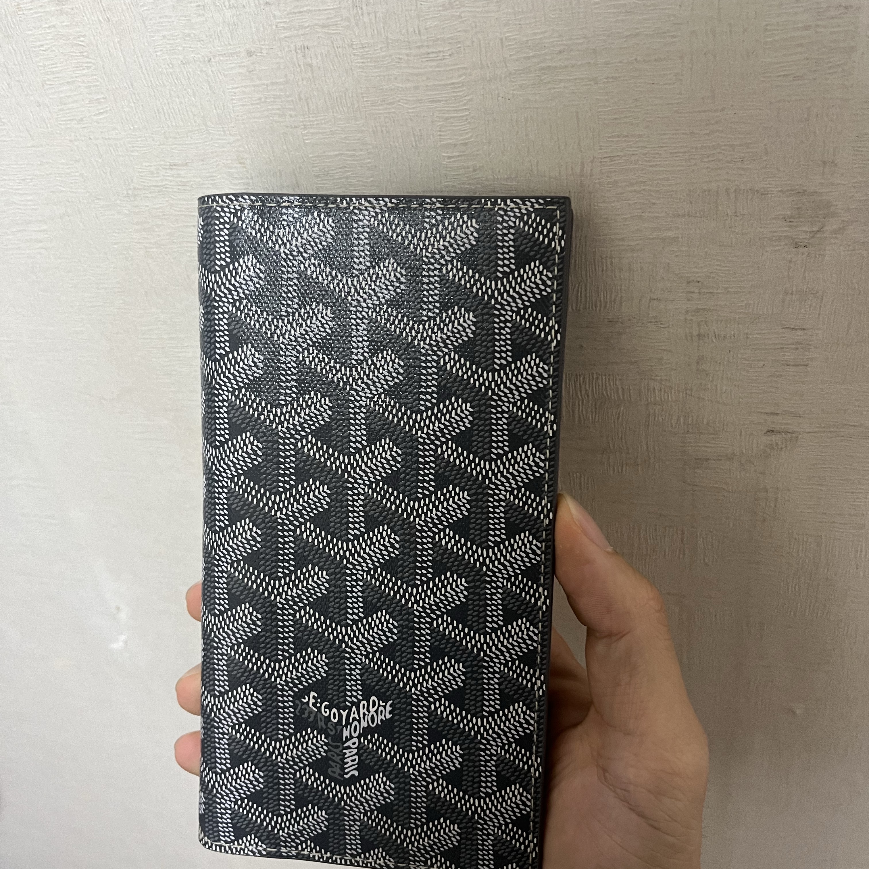 Goyard Saint Roch Wallet Grey 착용 스타일