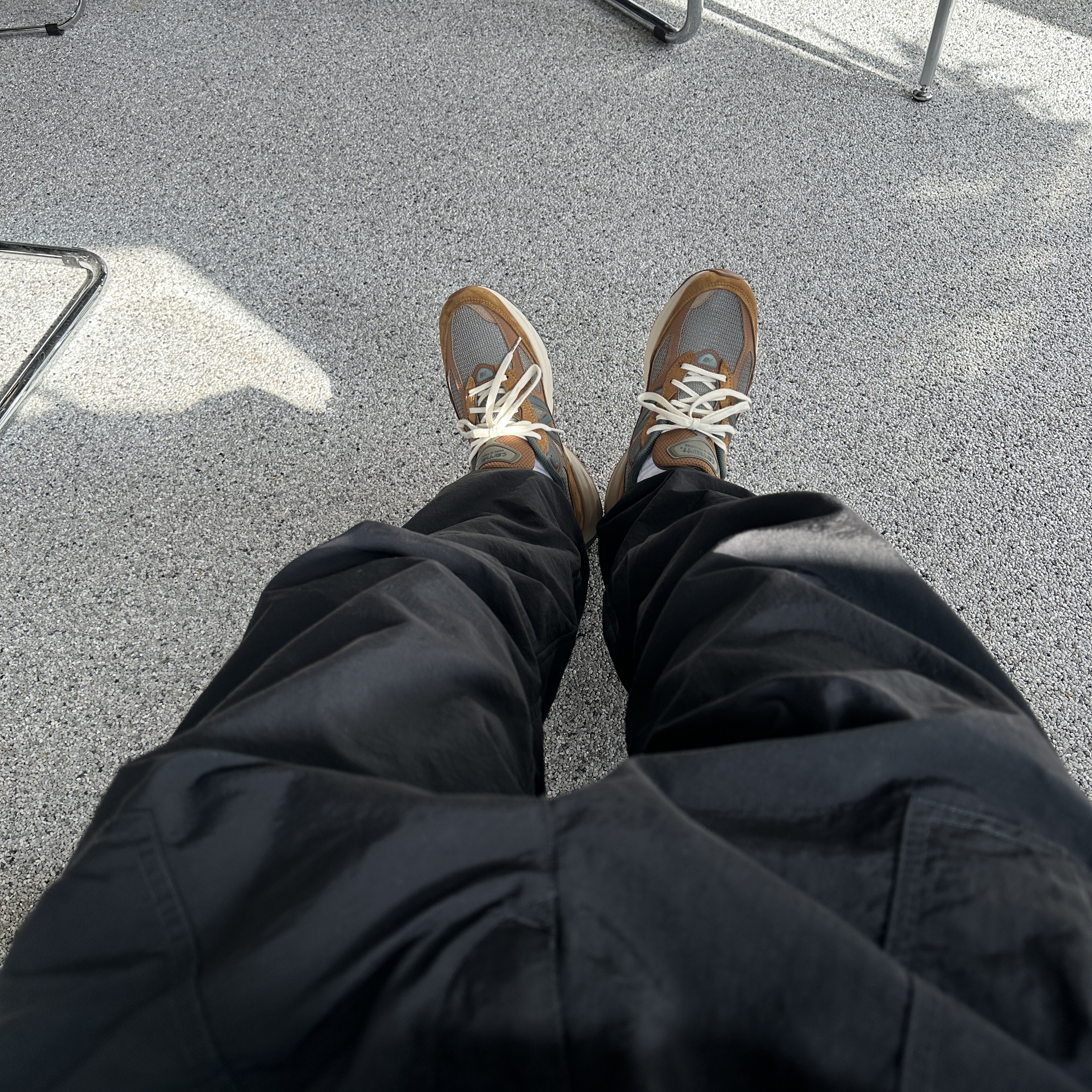 New Balance x Carhartt WIP 990v6 Made in USA Hamilton Brown Military Green 착용 스타일 - 3
