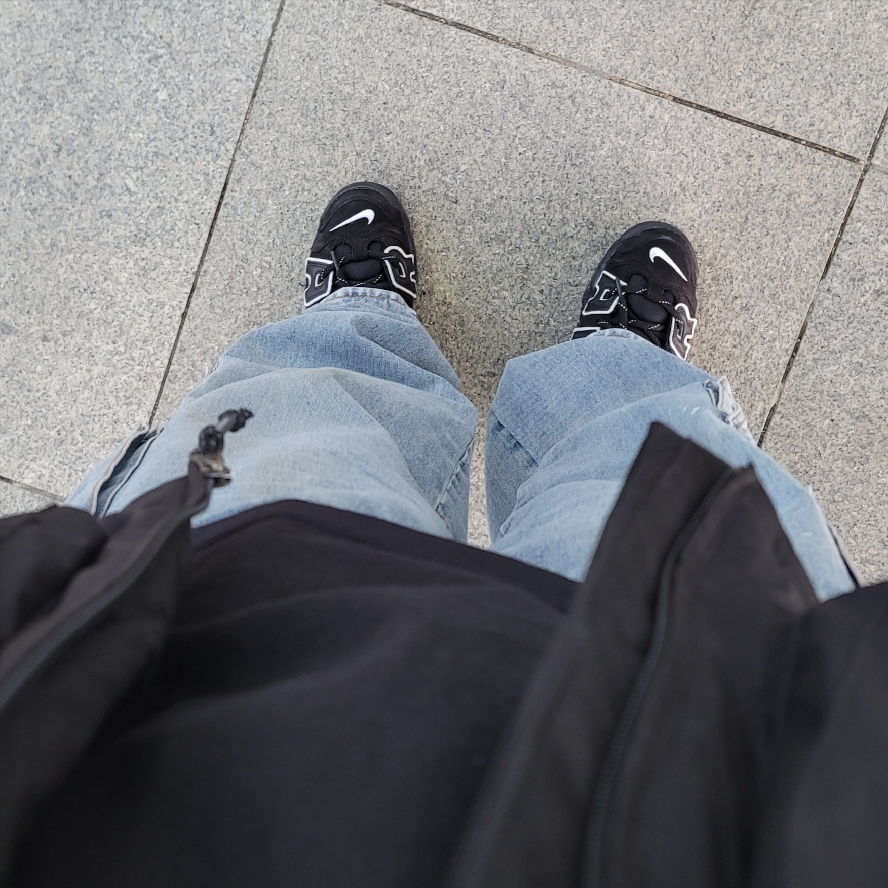 Nike x Ambush Air More Uptempo Low Black and White 착용 스타일