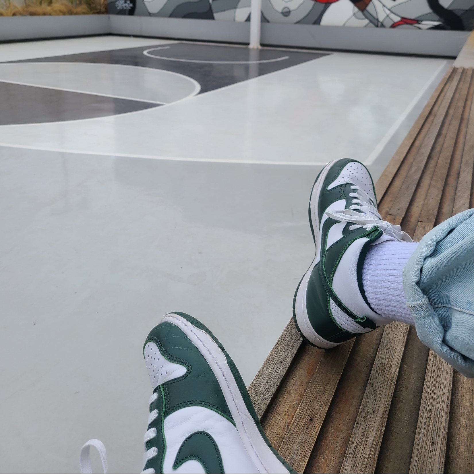 Nike Dunk High SP Spartan Green 착용 스타일