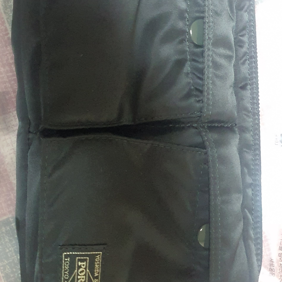 Porter Tanker Shoulder Bag Black 착용 스타일