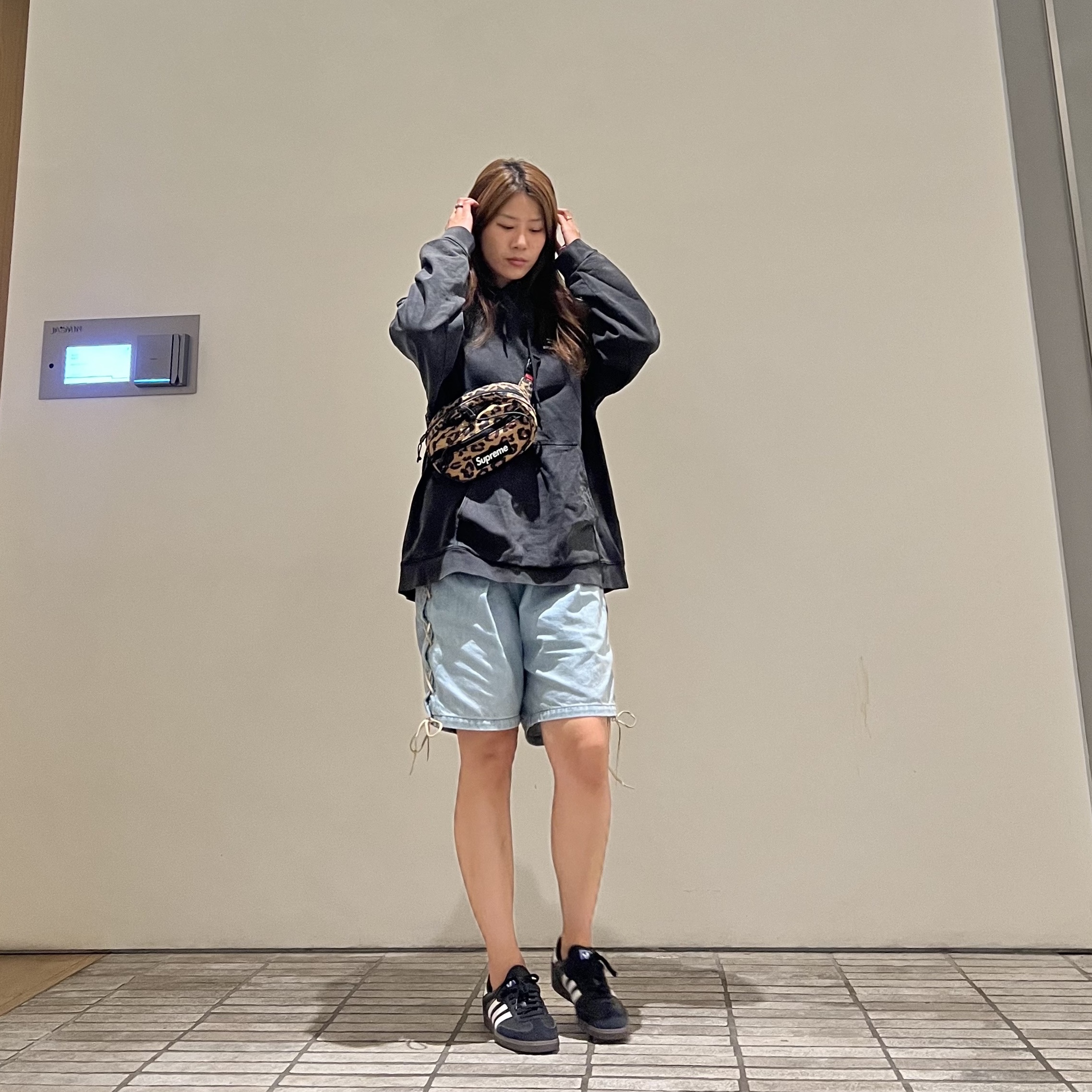 Supreme Waist Bag Leopard - 20FW 착용 스타일
