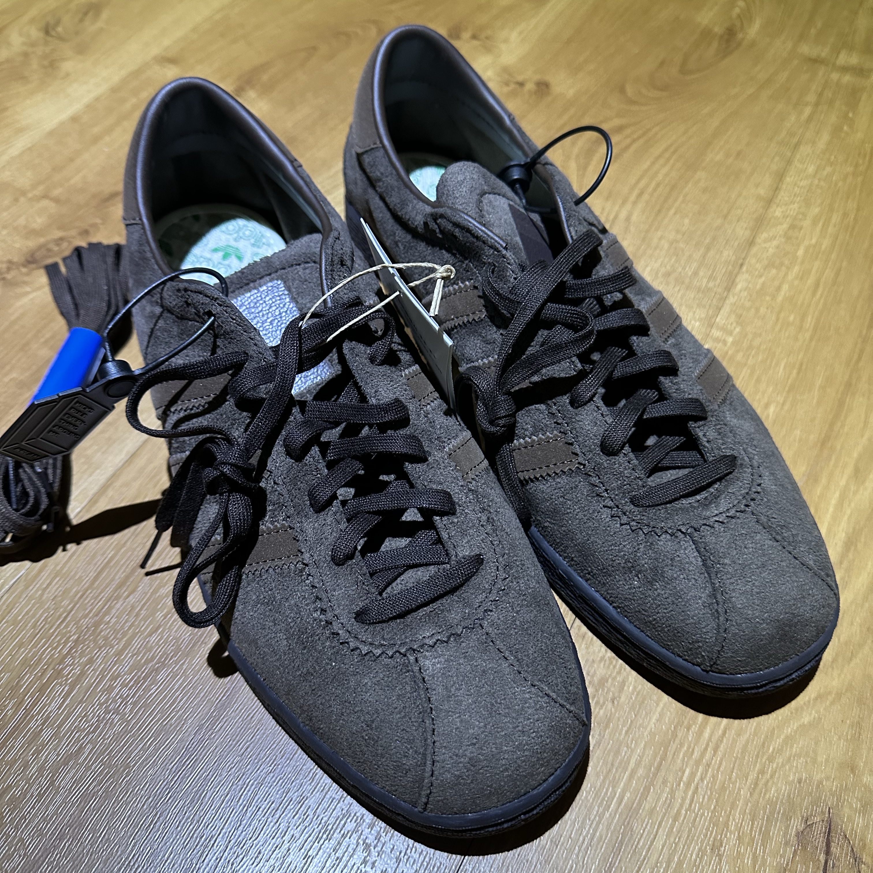 Adidas Tobacco Gruen Dark Brown 착용 스타일 - 1