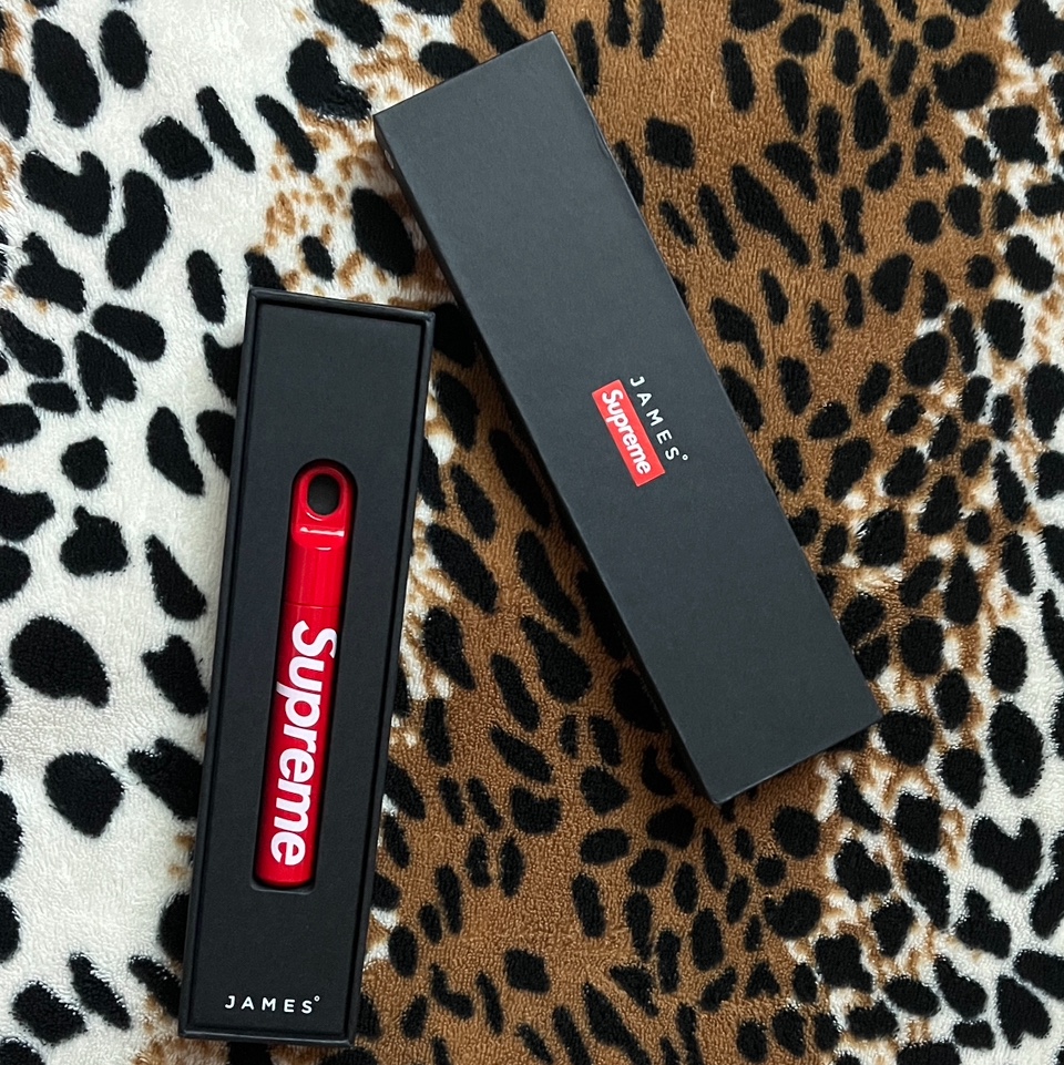 Supreme x James Brand Cache Red - 23FW 착용 스타일