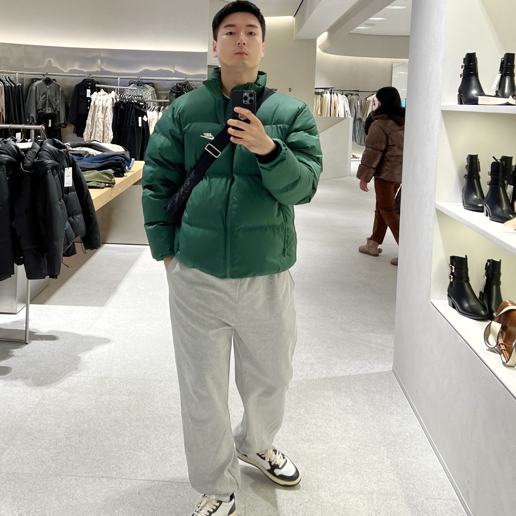 Nike NSW Puffer Jacket Fir - Asia 착용 스타일