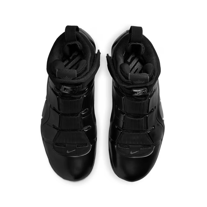 Nike LeBron 4 Black and Anthracite 착용 스타일 - 4
