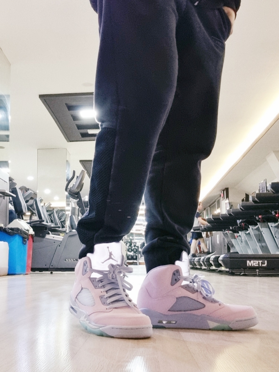 Jordan 5 Retro SE Regal Pink 착용 스타일 - 1