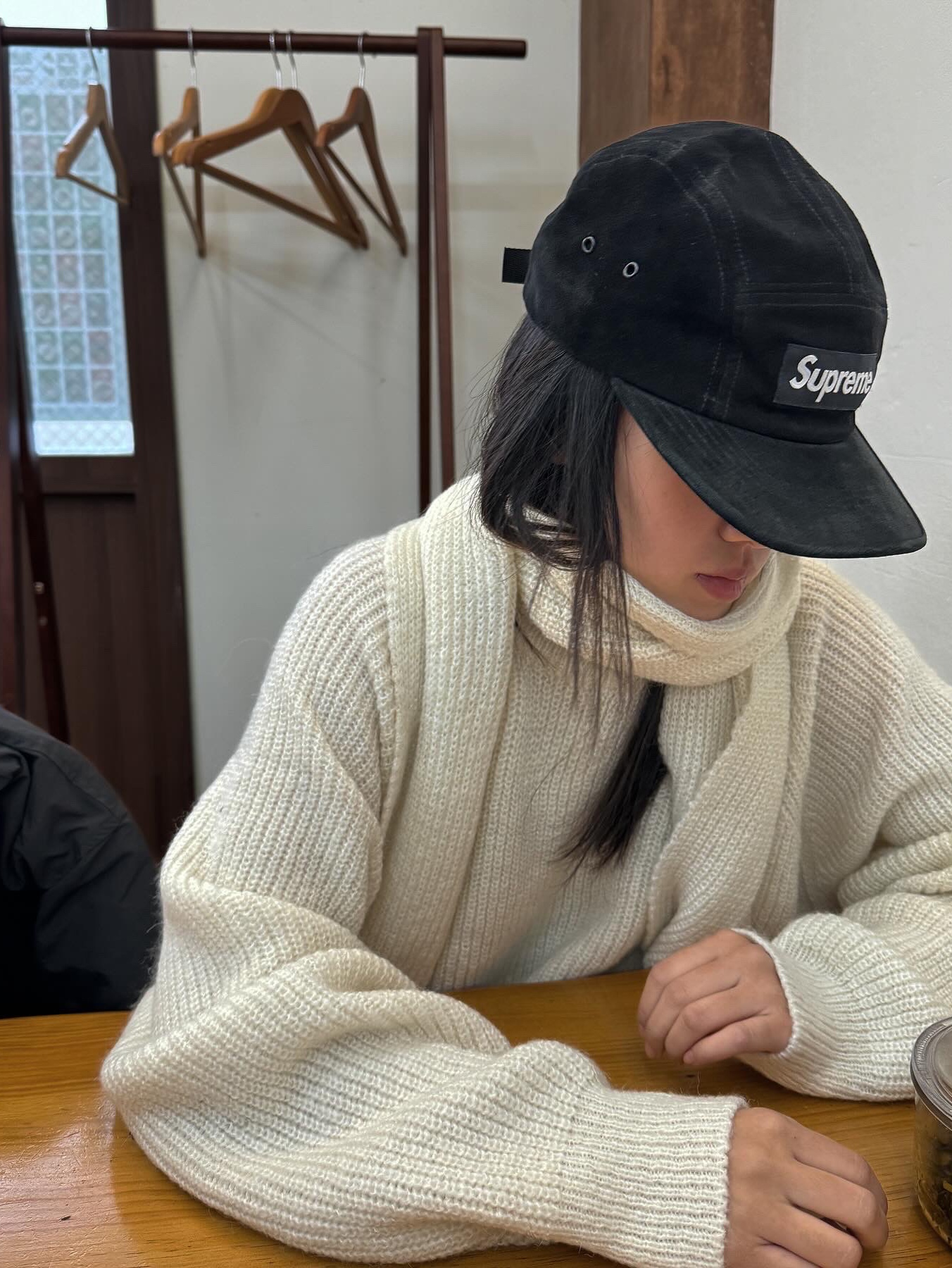 Supreme Suede Camp Cap Black - 23SS 착용 스타일