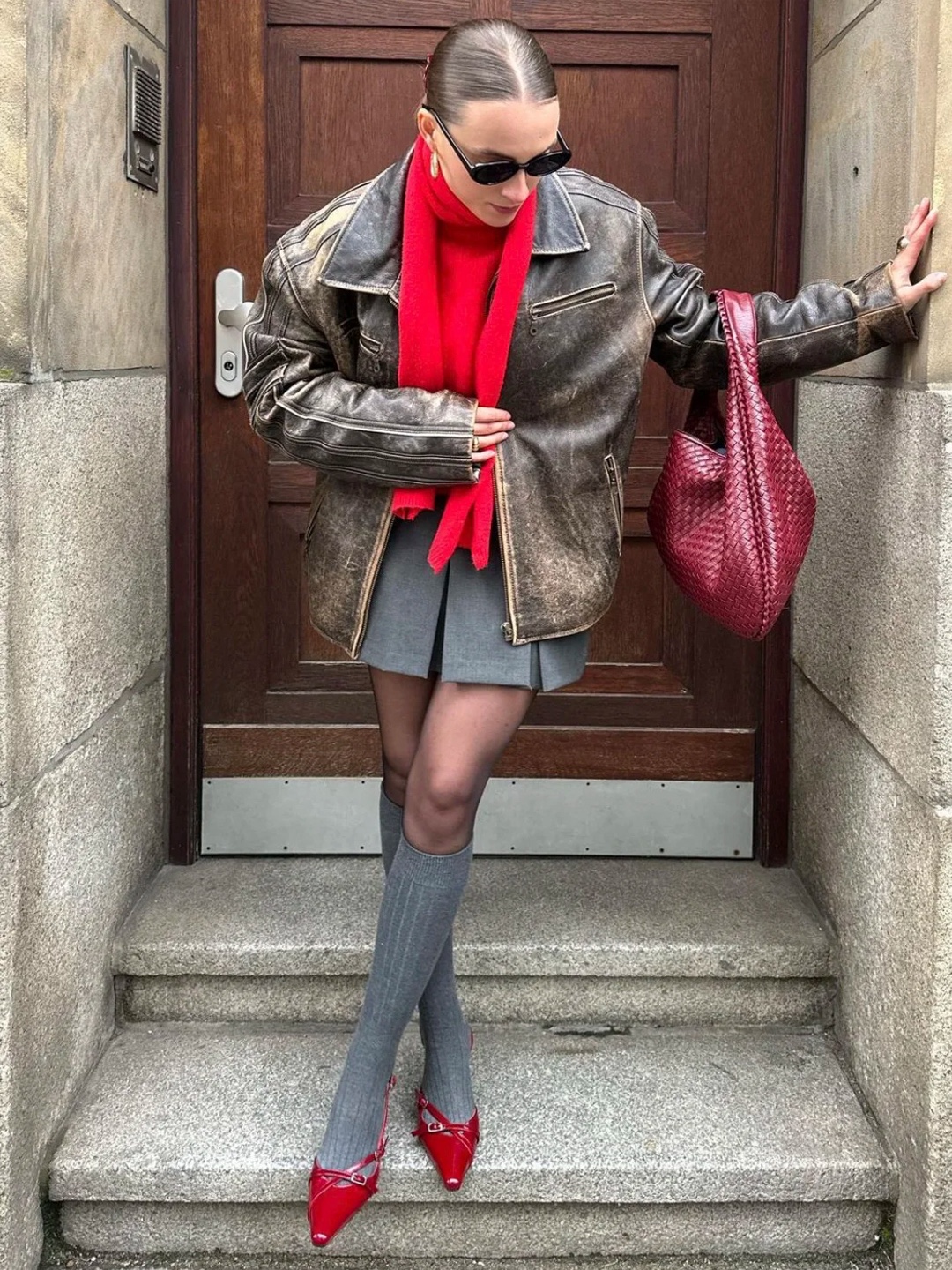 (W) Miu Miu Silk Socks Grey, (W) Miu Miu Silk Socks Anthracite Gray 착용 스타일 - 3