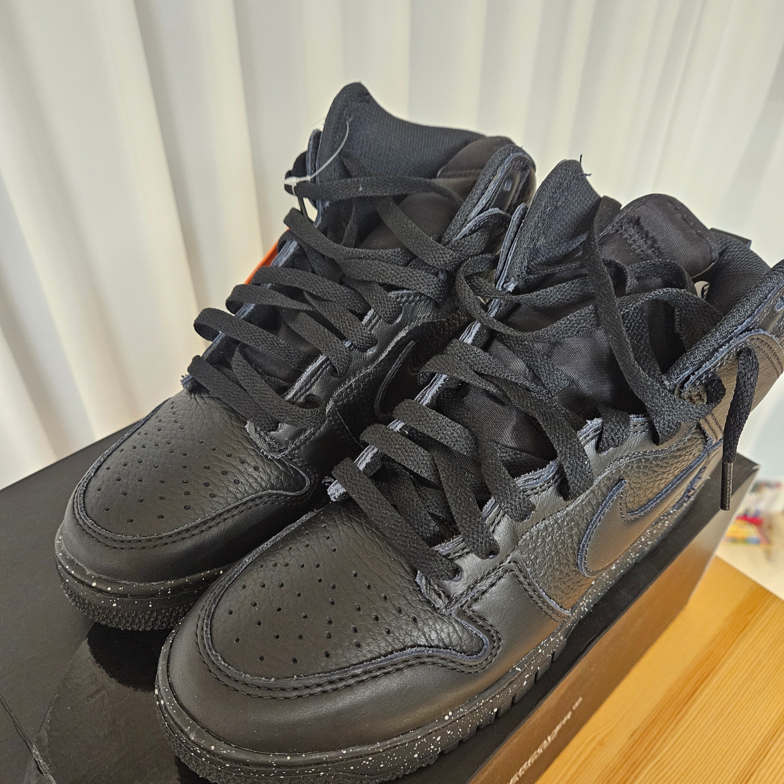 Nike x Undercover Dunk High 1985 Black 착용 스타일 - 1