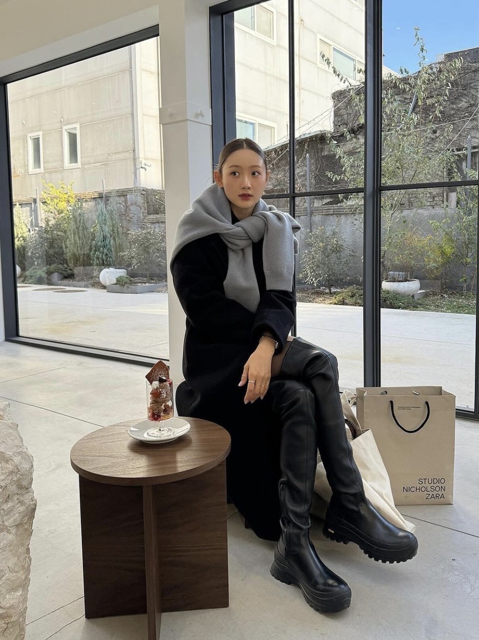 (W) Zara x Studio Nicholson Vibram Stretch Leather Boots Black 착용 스타일