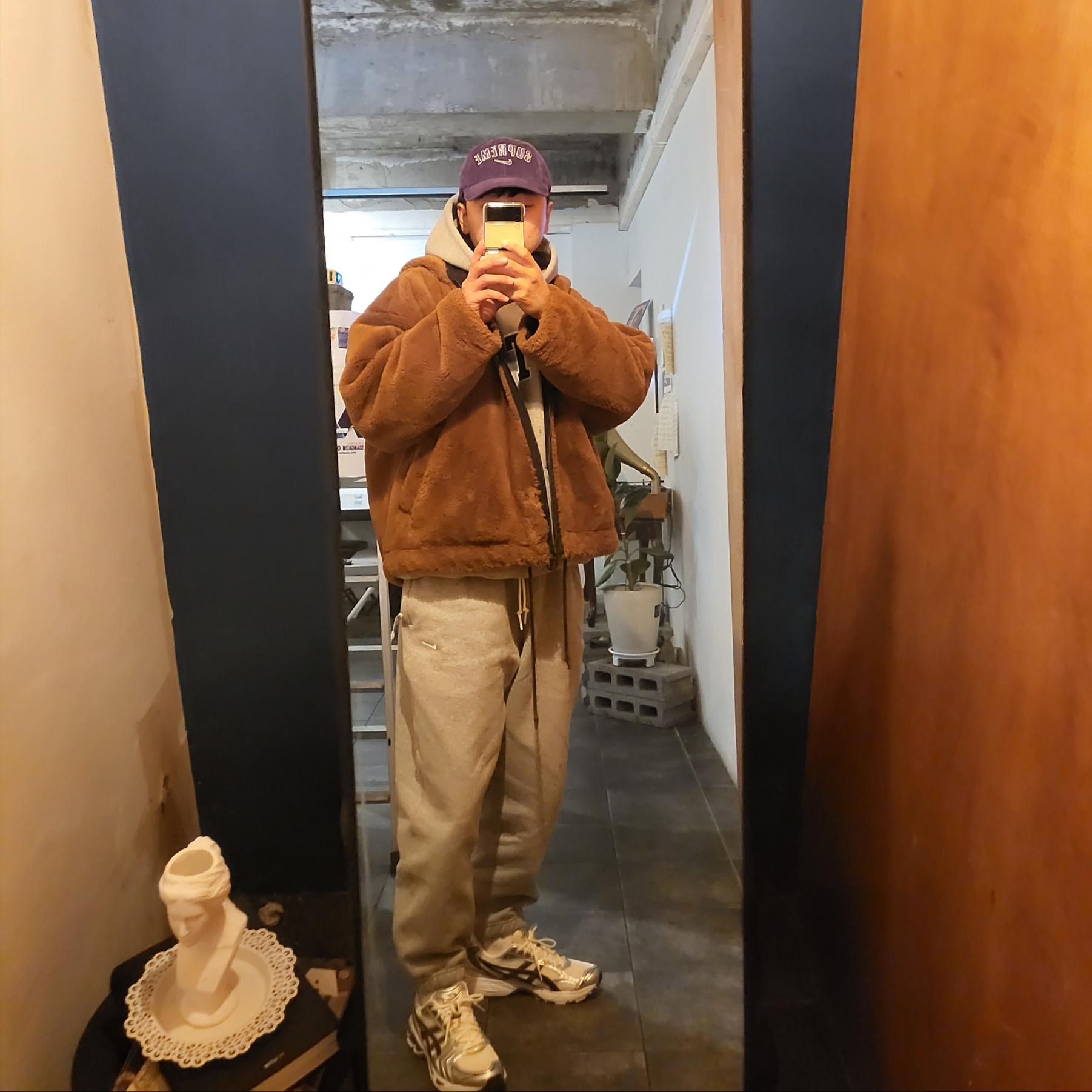 Supreme x Nike Arc Corduroy 6-Panel Purple - 22SS, Asics Gel-Kayano 14 Cream Black 착용 스타일 - 1