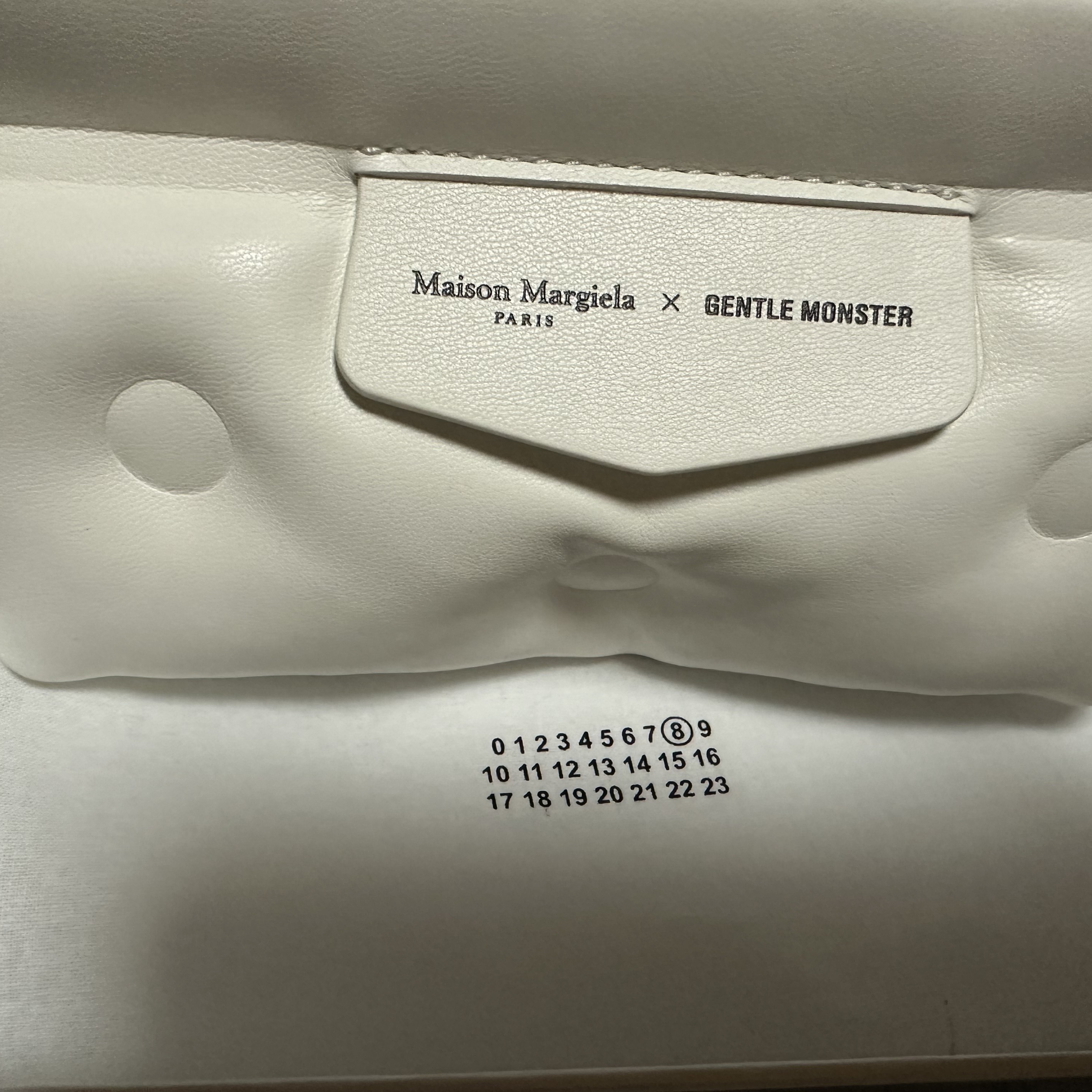 Gentle Monster x Maison Margiela MM010 Clear Black 착용 스타일
