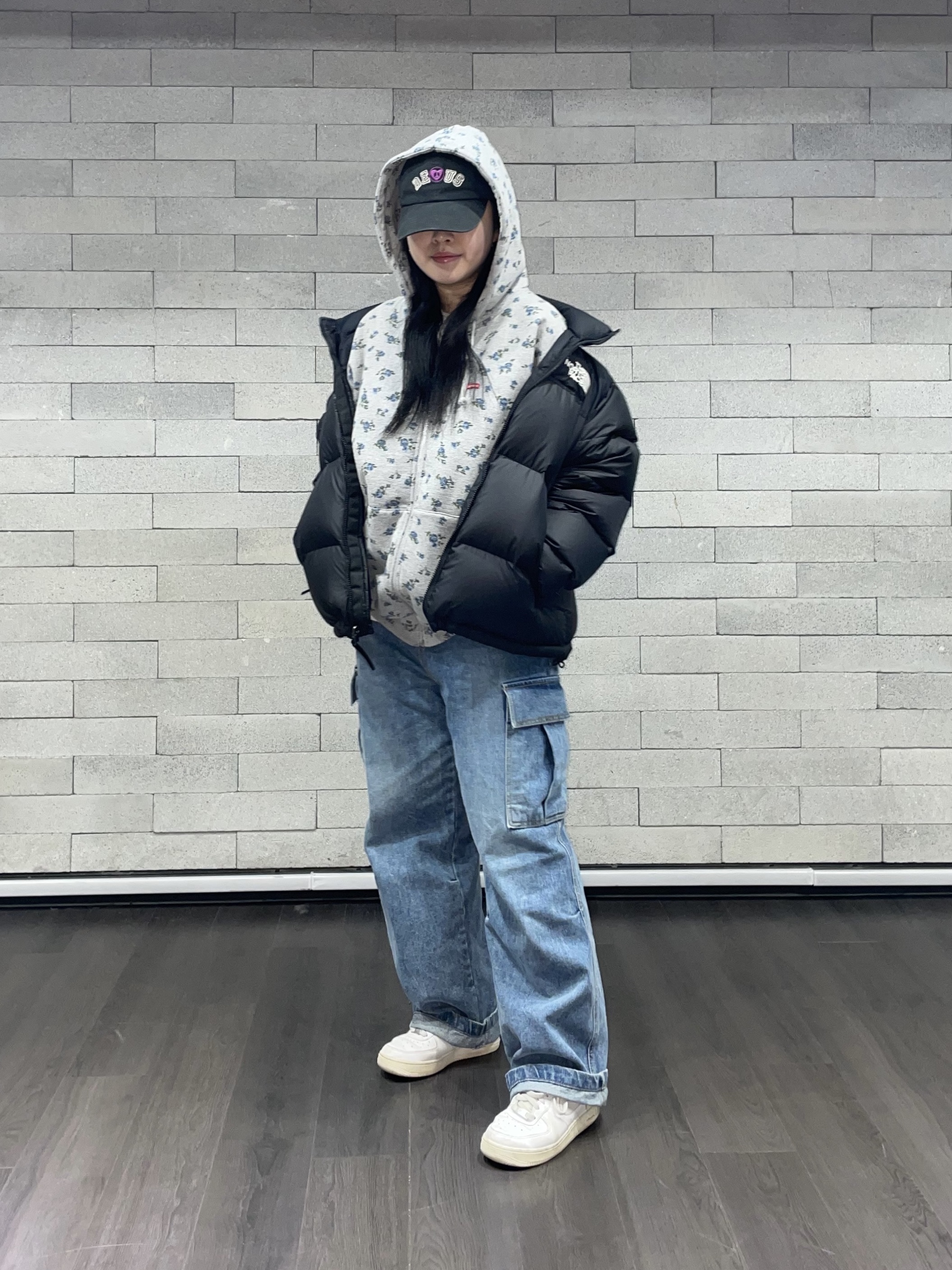The North Face 1996 Eco Nuptse Jacket Black, Supreme Small Box Zip Up Hooded Sweatshirt Flowers - 23FW 착용 스타일 - 2