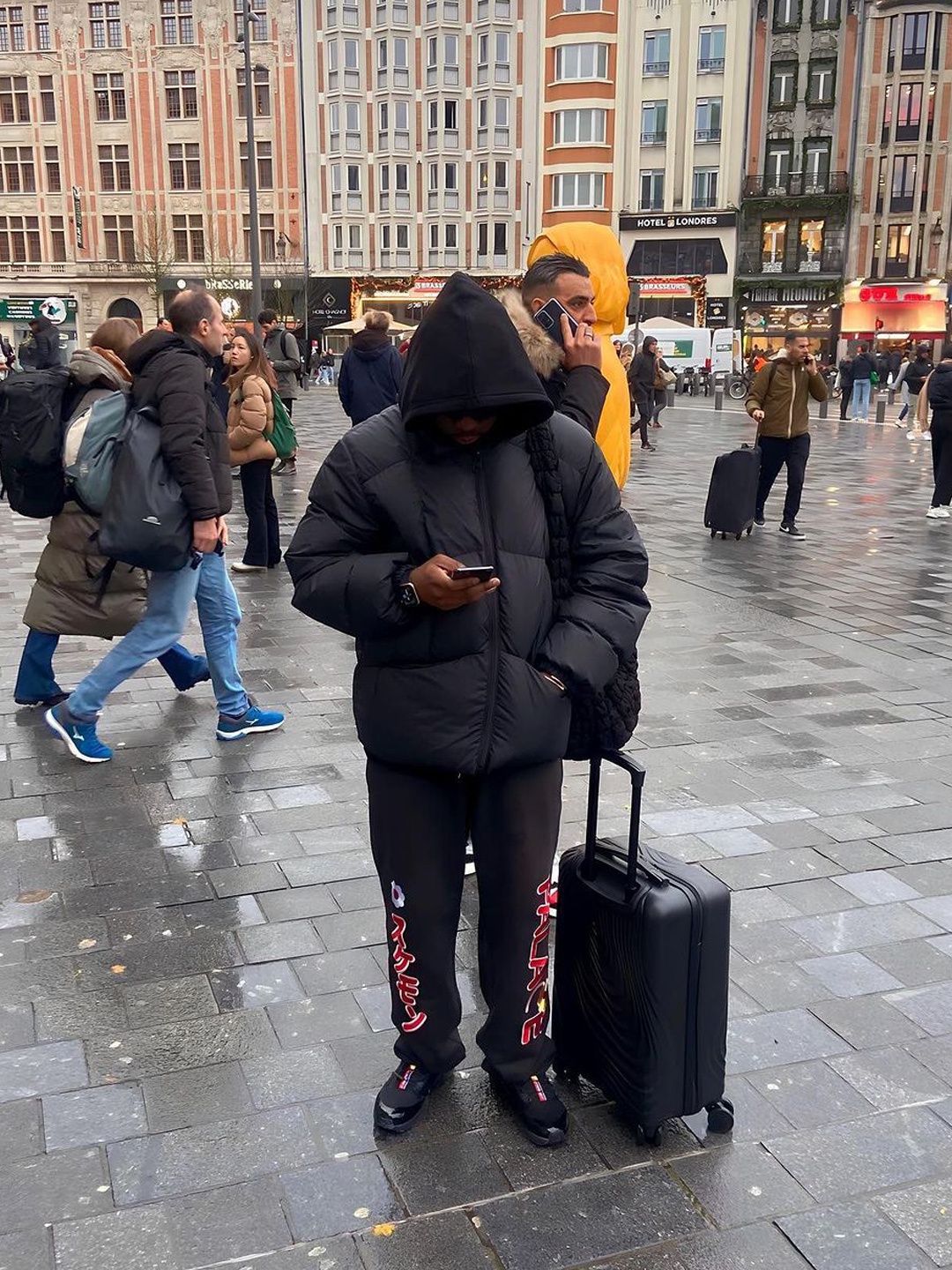 Stussy Down Parka Micro Ripstop Phantom Black, Moncler Vezere Short Down Jacket Black - 23FW 착용 스타일 - 5