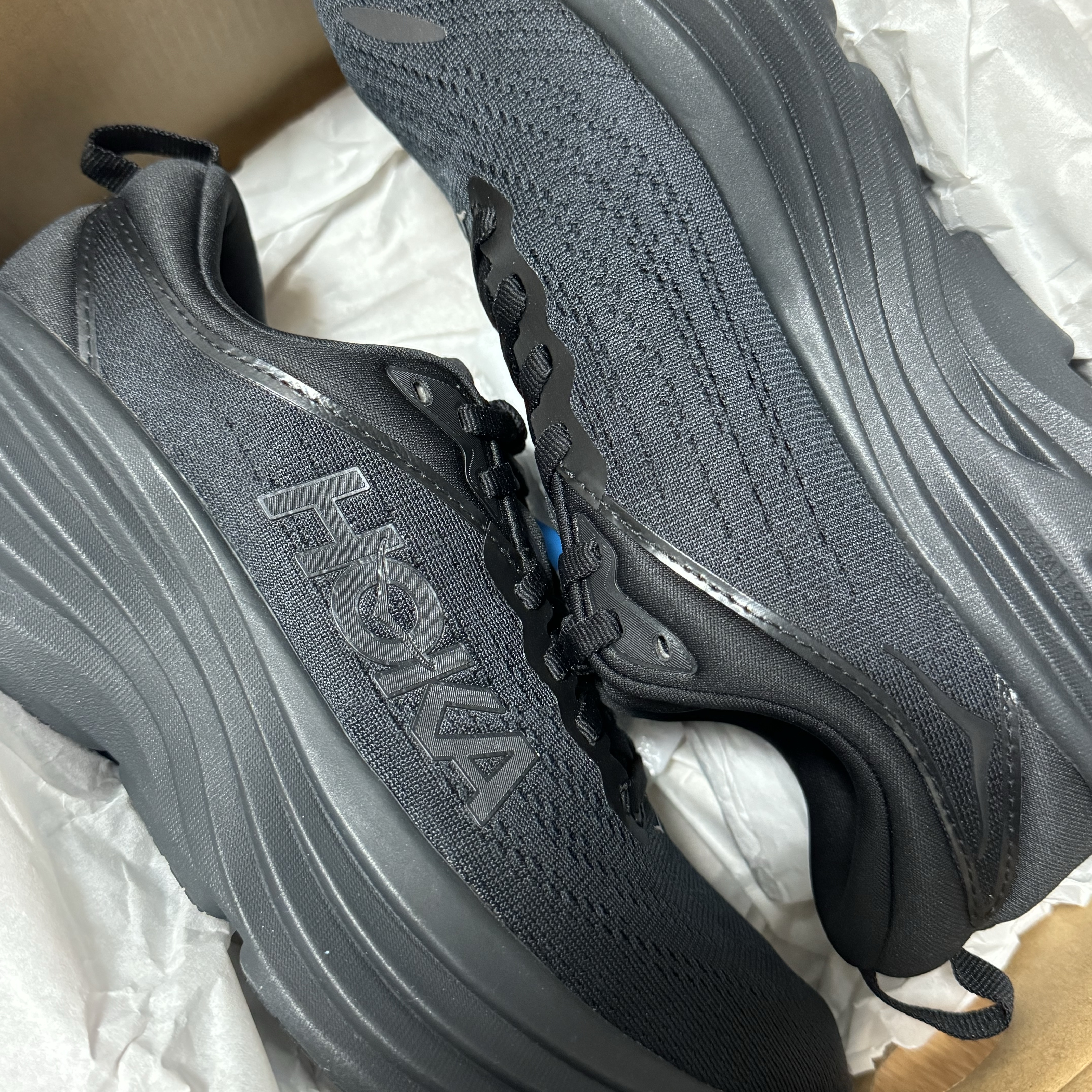 (W) Hoka Bondi 8 Black - Regular 착용 스타일