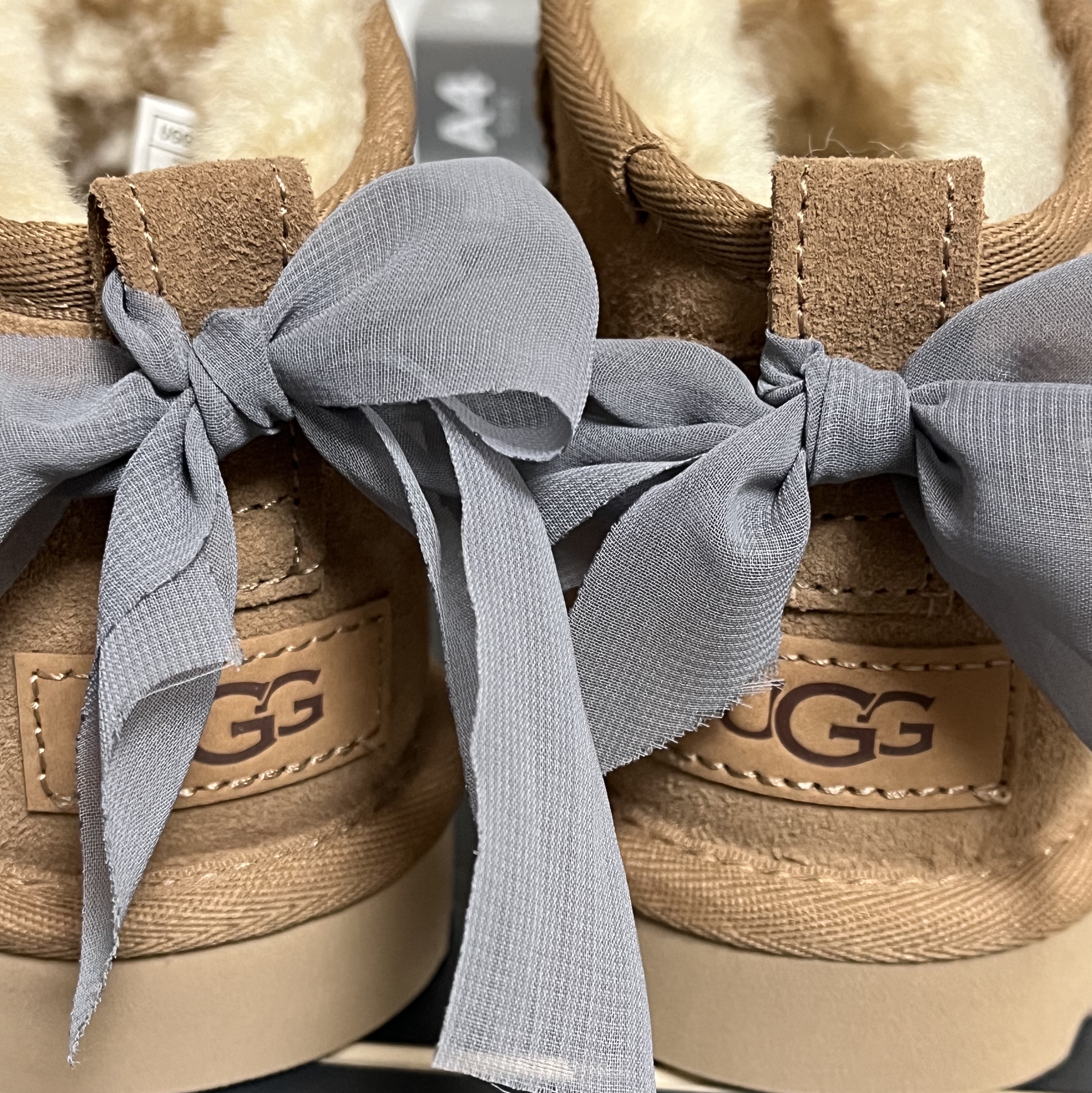 (W) UGG Classic Ultra Mini Boots Chestnut 착용 스타일