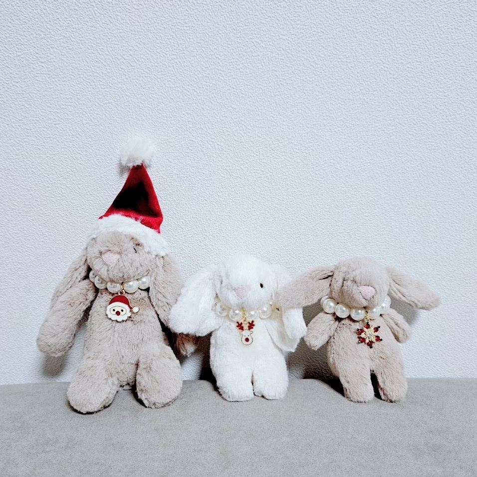 Jellycat Bashful Christmas Bunny Decoration Praline, Jellycat Bashful Bunny Bag Charm Cream 착용 스타일