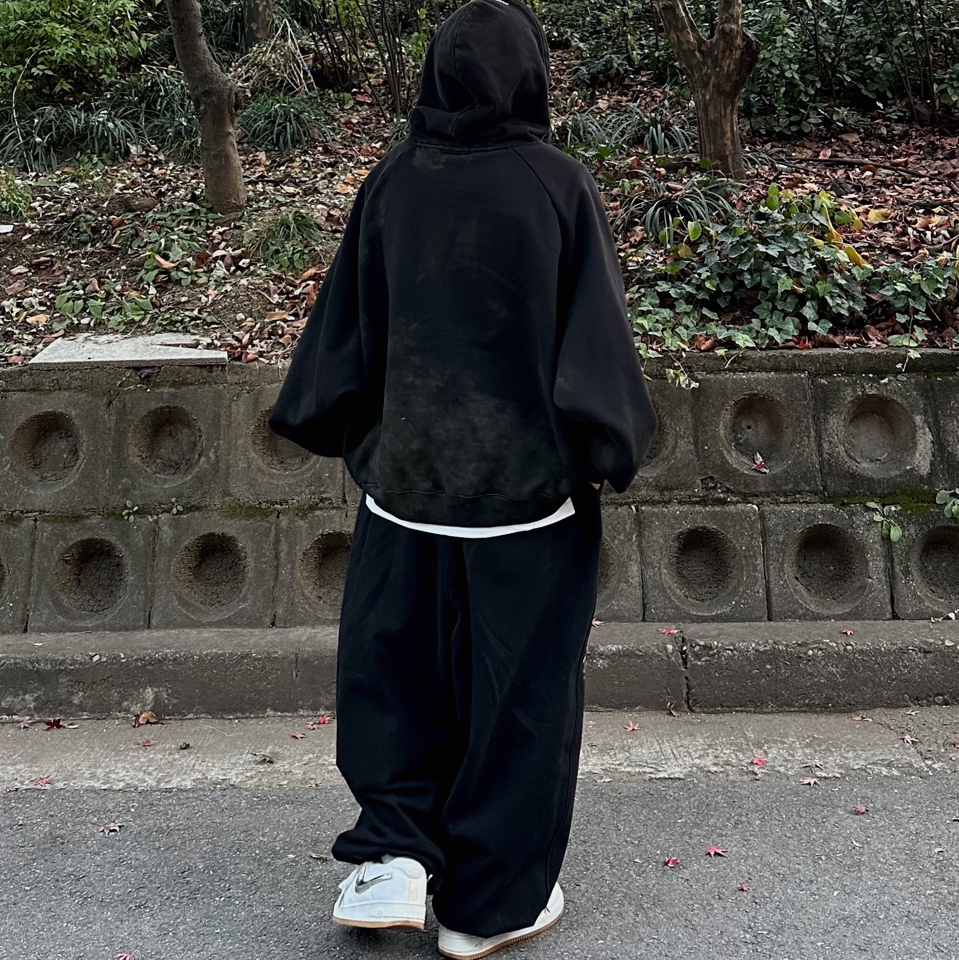 Nike x Travis Scott Air Force 1 Low Sail 착용 스타일 - 3