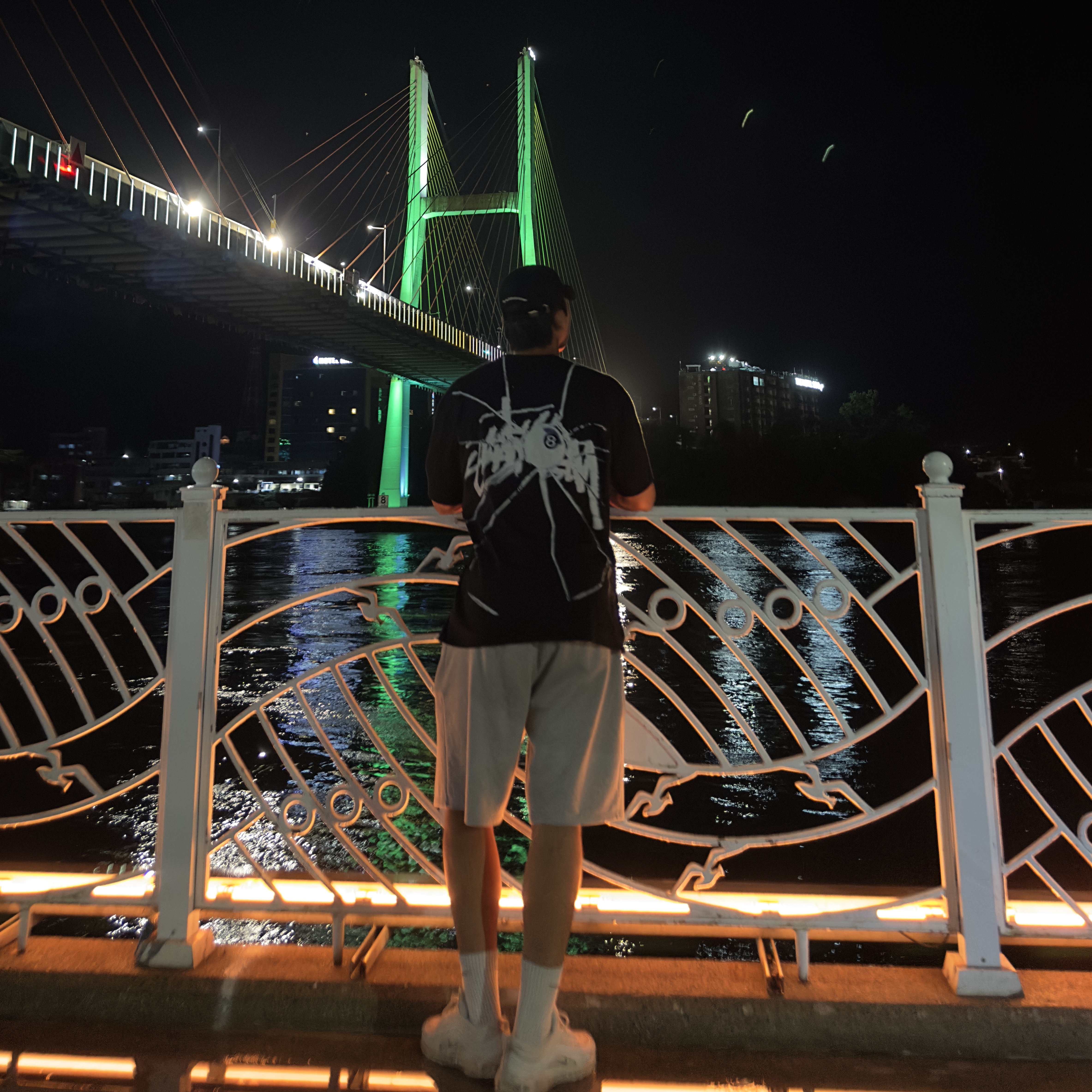 Stussy Shattered T-Shirt Black 착용 스타일