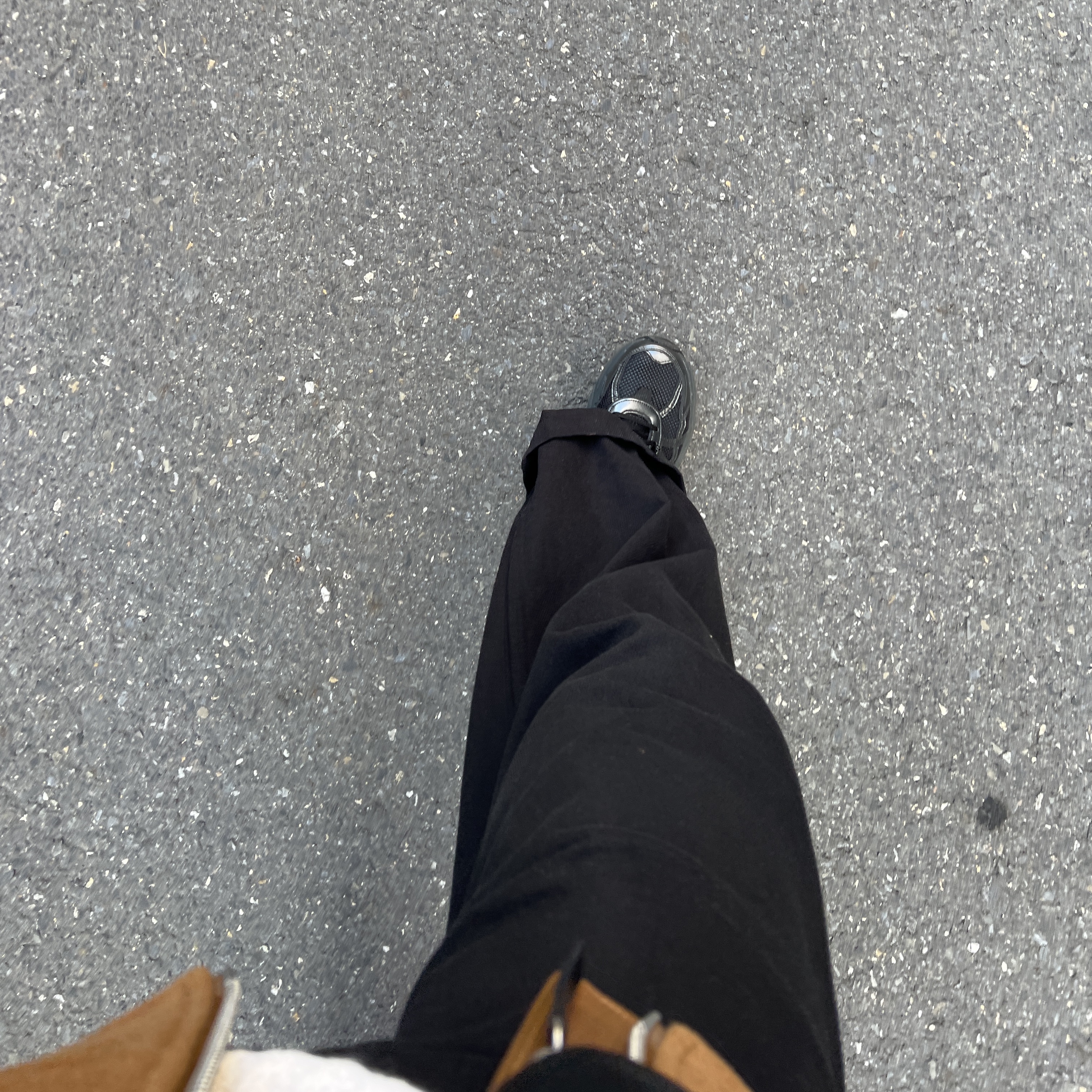 Nike V2K Run Black Anthracite 착용 스타일