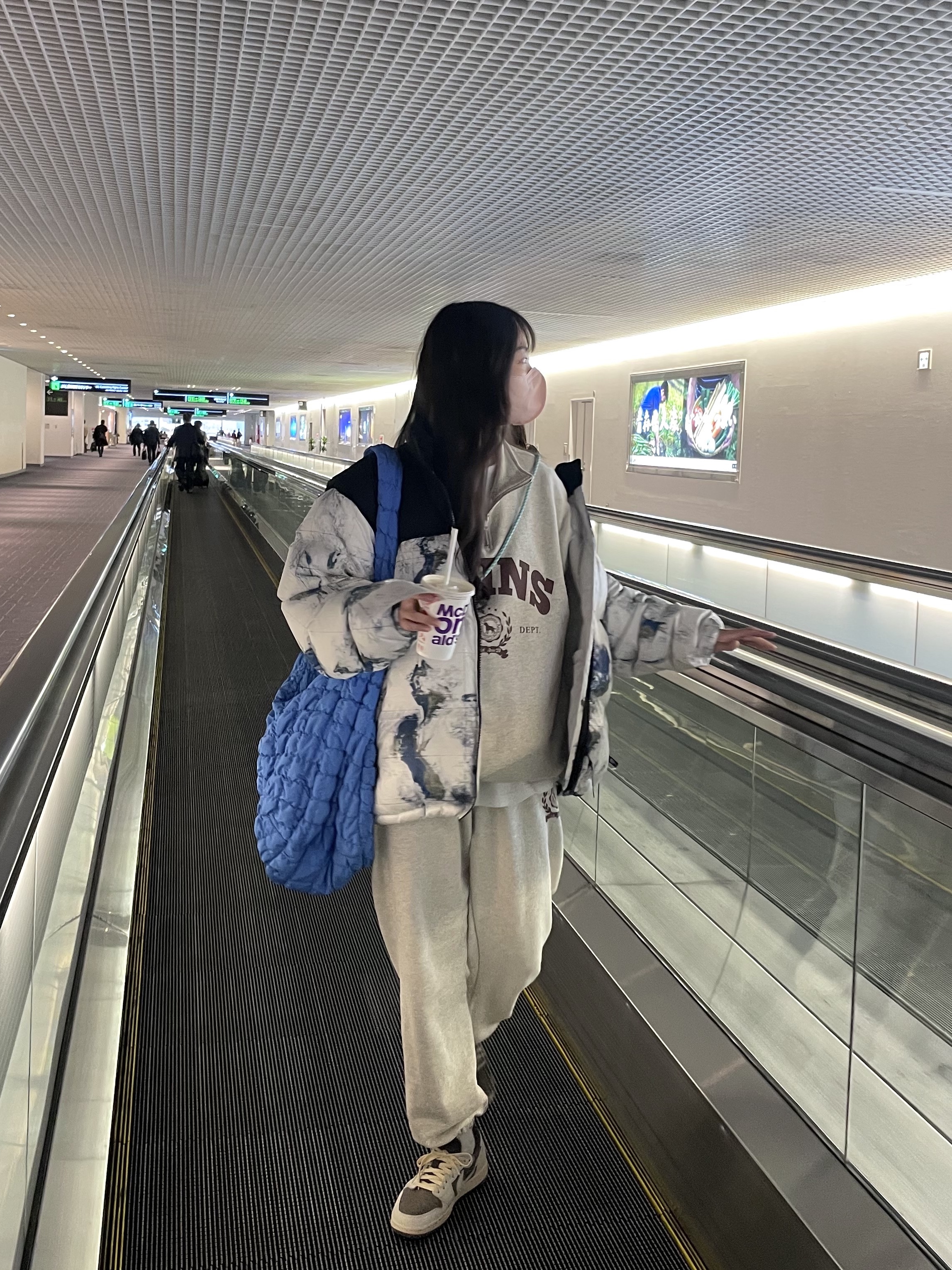 The North Face White Label Novelty Nuptse Down Jacket P White Sand, Jordan 1 x Travis Scott Retro Low OG SP Sail and Ridgerock 착용 스타일