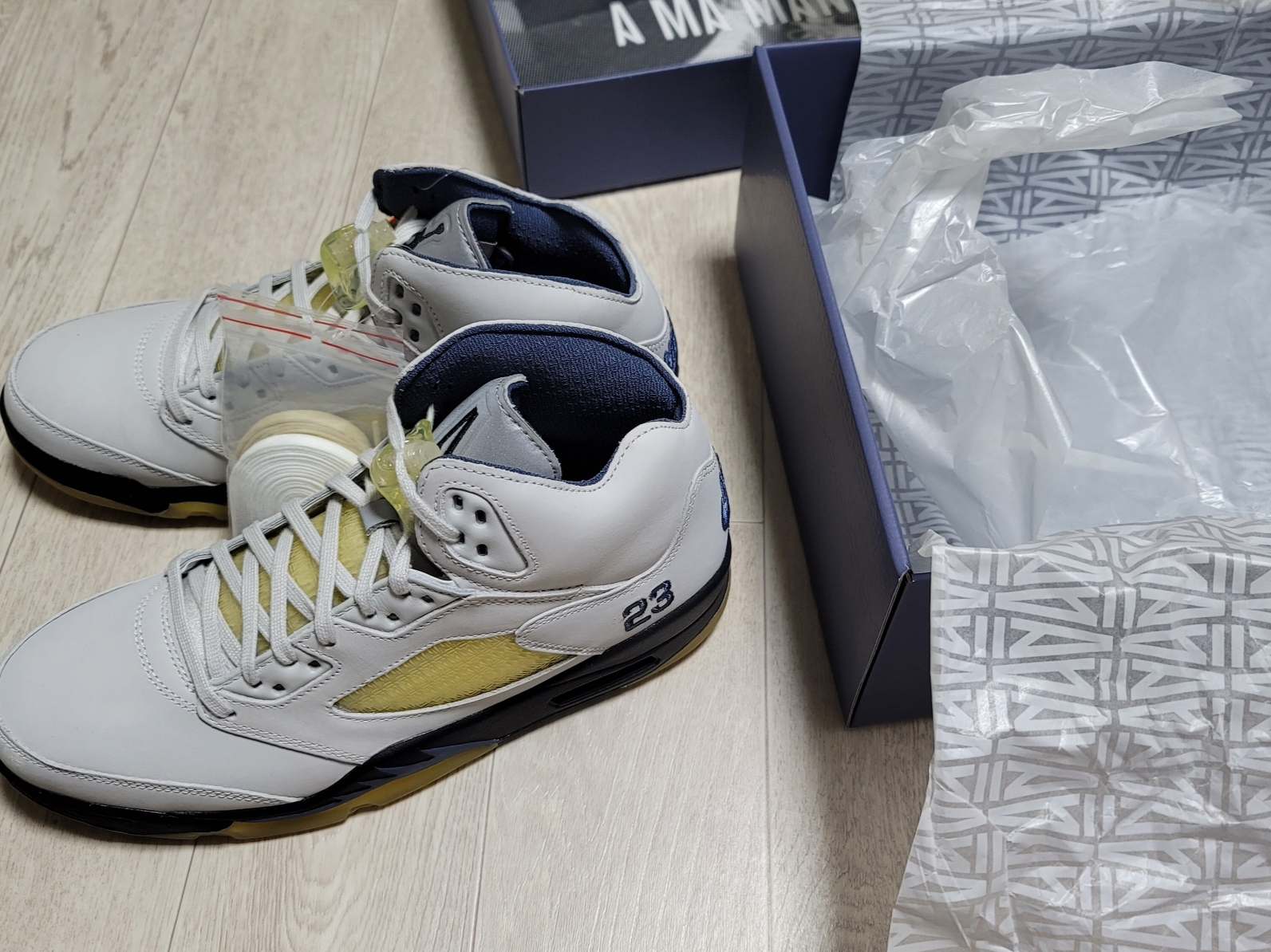 (W) Jordan 5 x A Ma Maniere Retro Dawn 착용 스타일 - 2