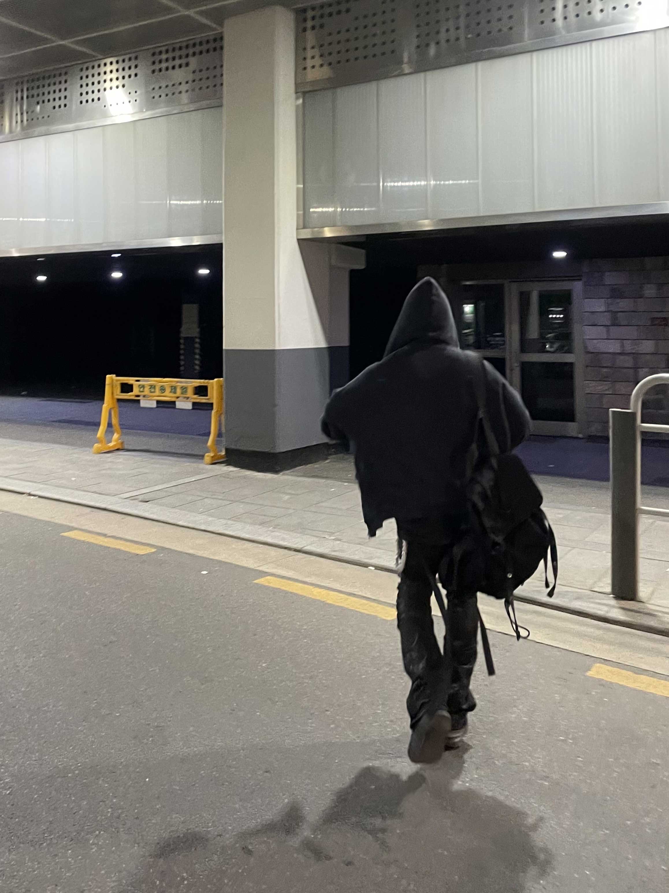Nonnod x Shinsegae Distressed Zip-Up Hoodie Washed Black, Undermycar Leachianus Multiple Tangles Double Logo Chain Down Blue - 23SS 착용 스타일 - 3