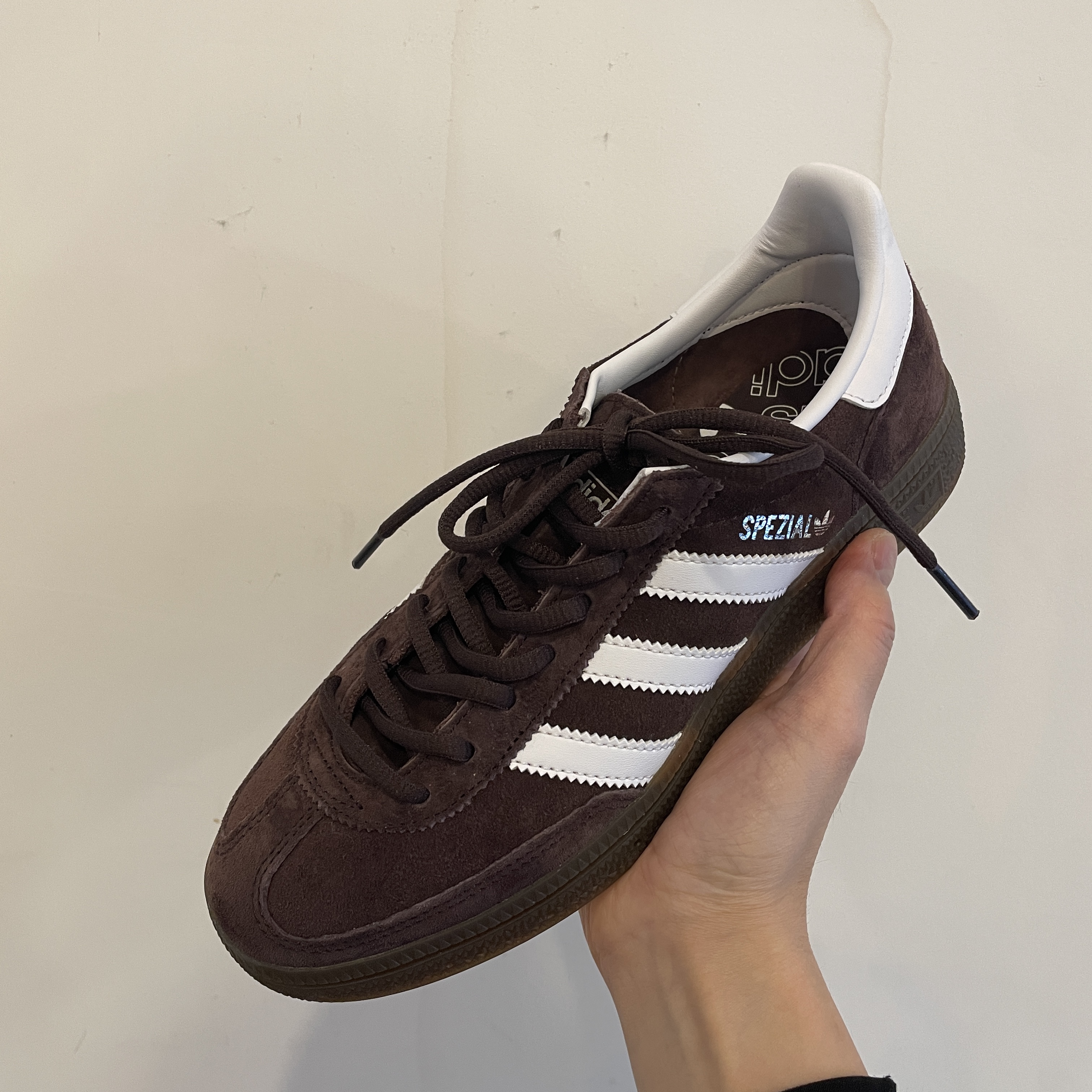 Adidas Spezial Handball Shadow Brown White 착용 스타일 - 2