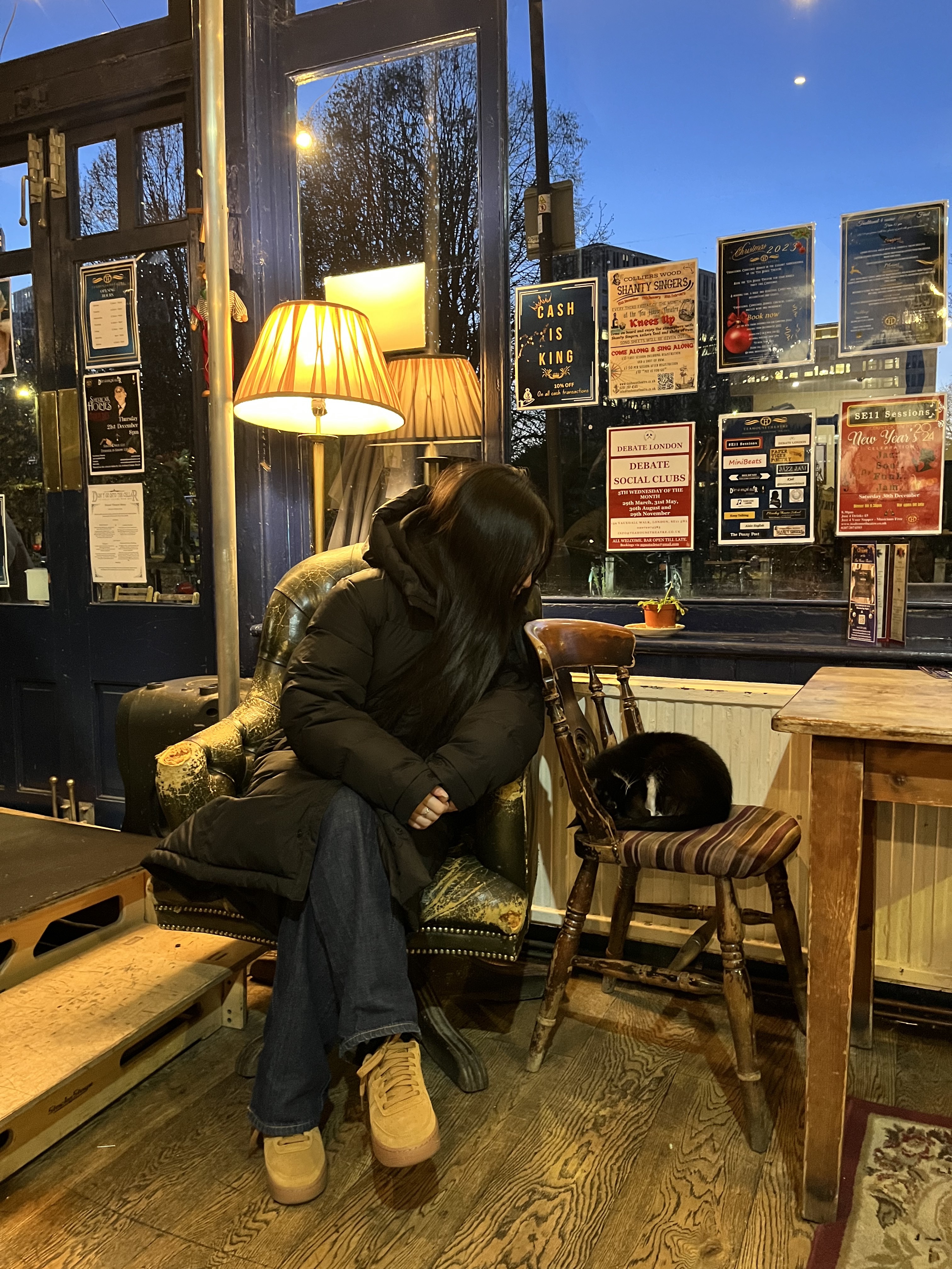 The North Face White Label Go Free Down Coat Black, (GS) Nike Air Force 1 LV8 3 Wheat 착용 스타일