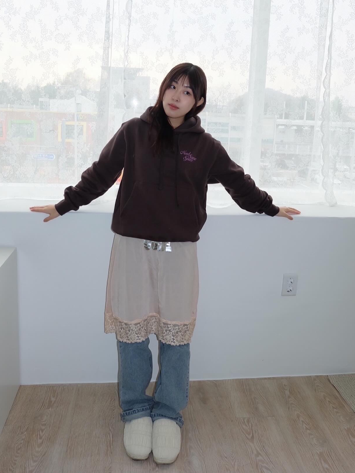 Subu × Gata Ecru 착용 스타일 - 1