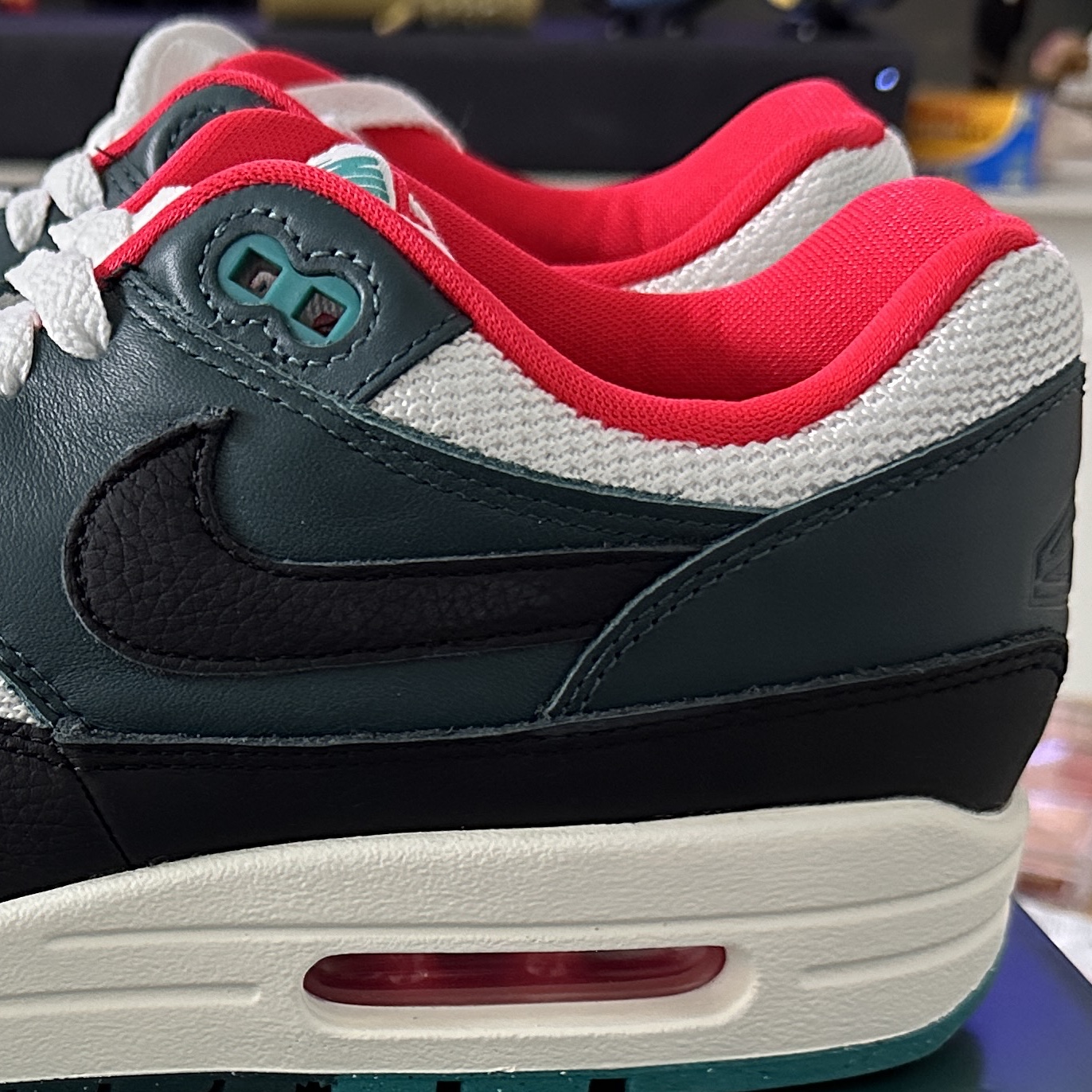 Nike x LFC x LeBron James Air Max 1 Gorge Green 착용 스타일 - 1