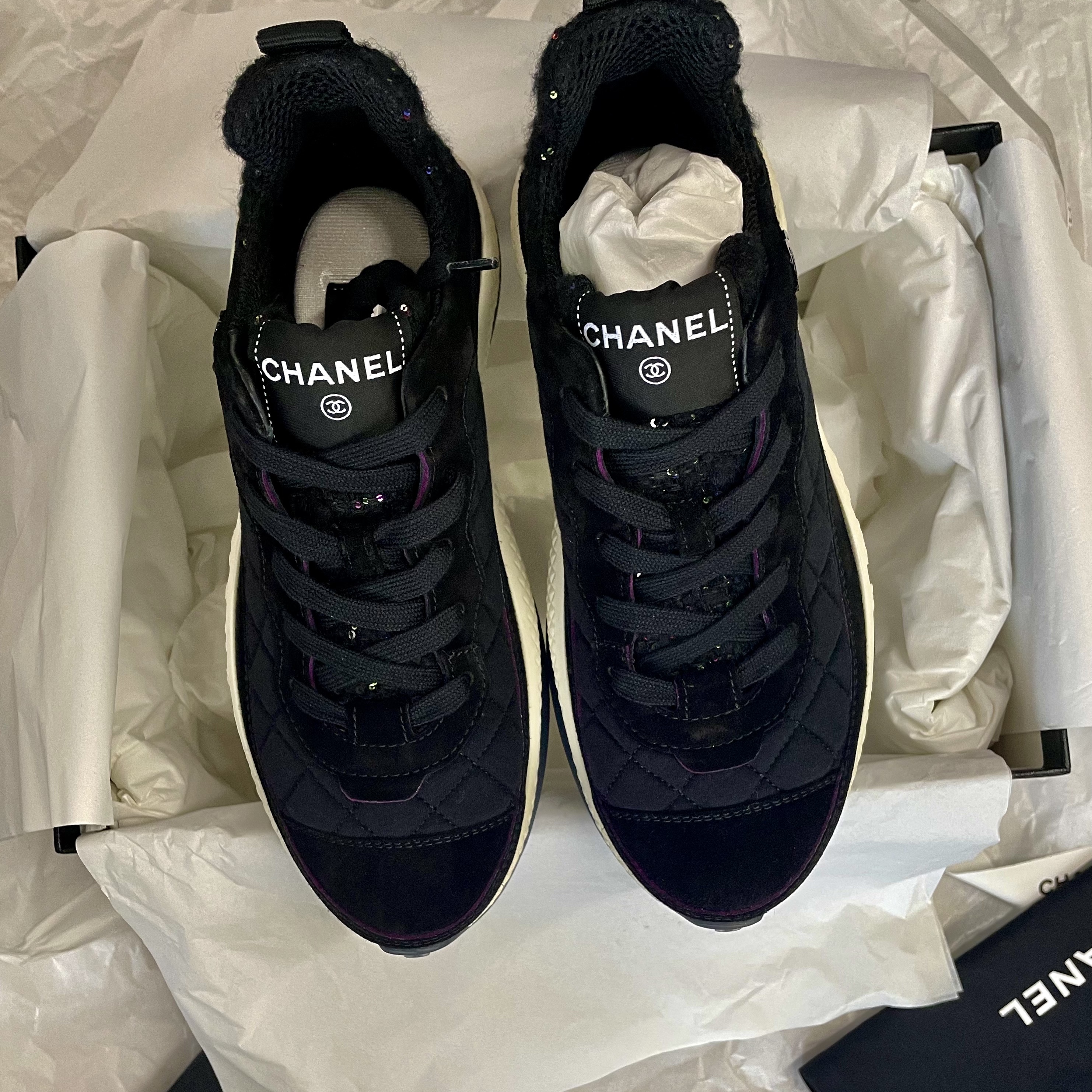 (W) Chanel Sneakers Fabric Tweed Suede Calfskin & Black Multicolor 착용 스타일 - 2