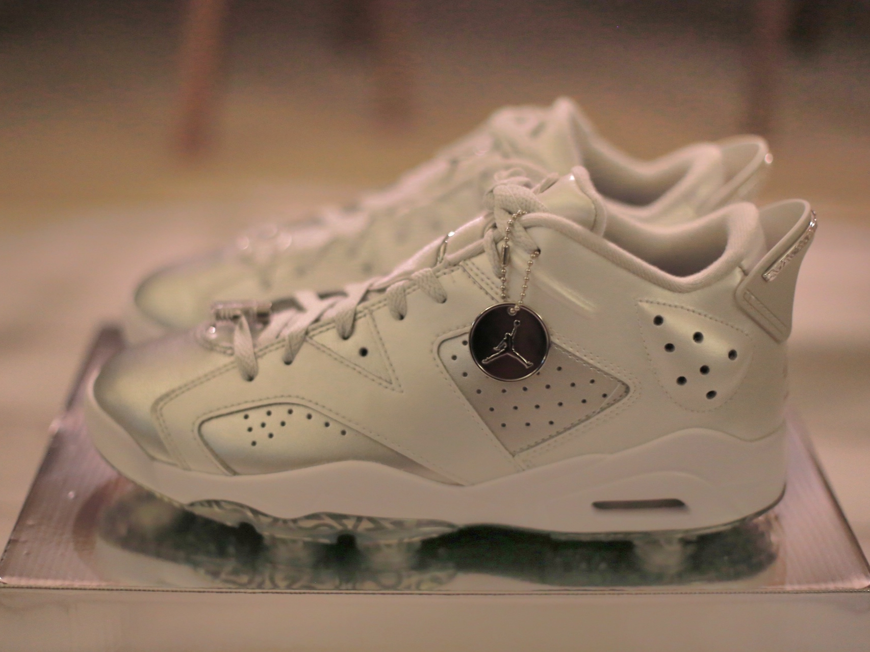 Jordan 6 Retro Golf NRG Photon Dust Metallic Silver 착용 스타일 - 1