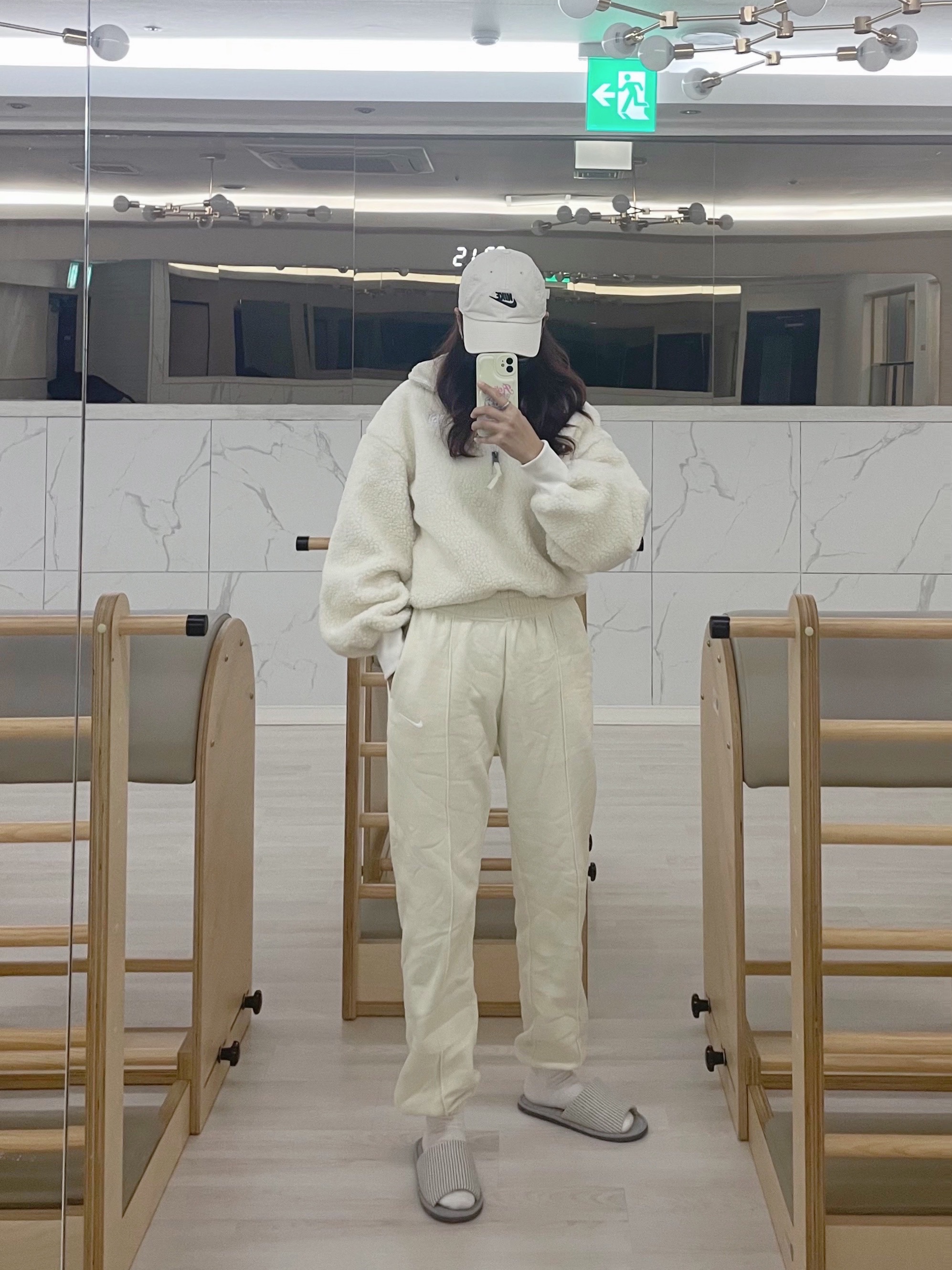 Nike Heritage 86 Futura Washed Cap Light Bone 착용 스타일 - 2