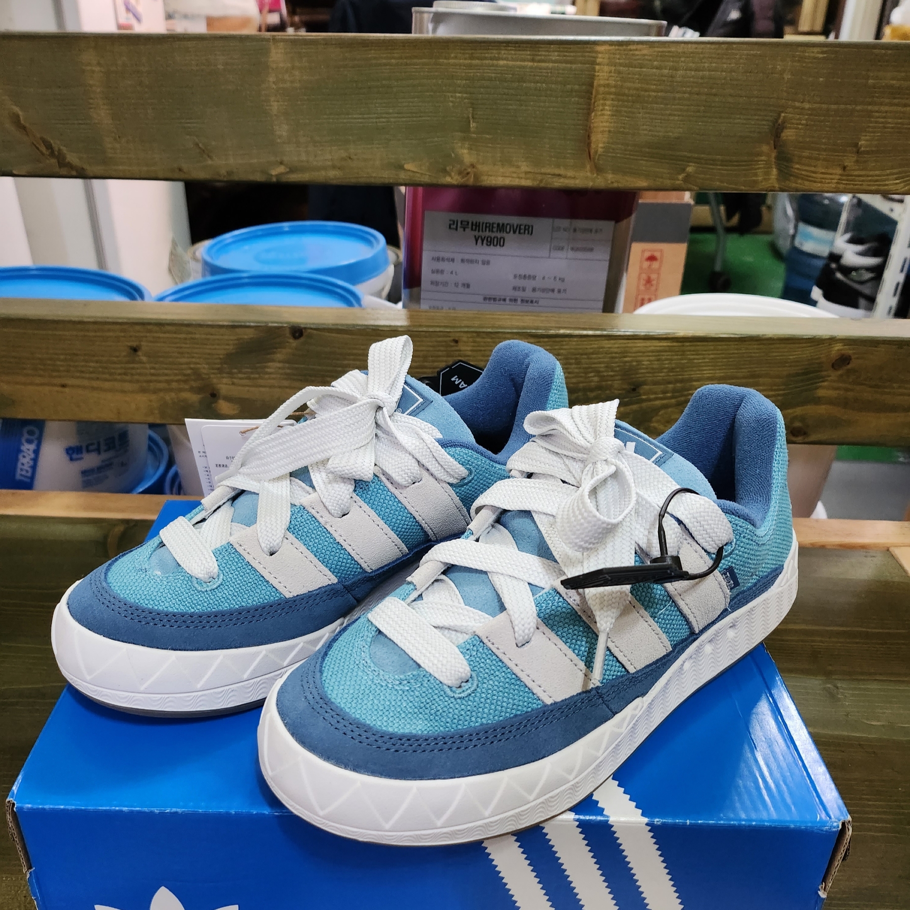 Adidas Adimatic Preloved Blue Crystal White 착용 스타일