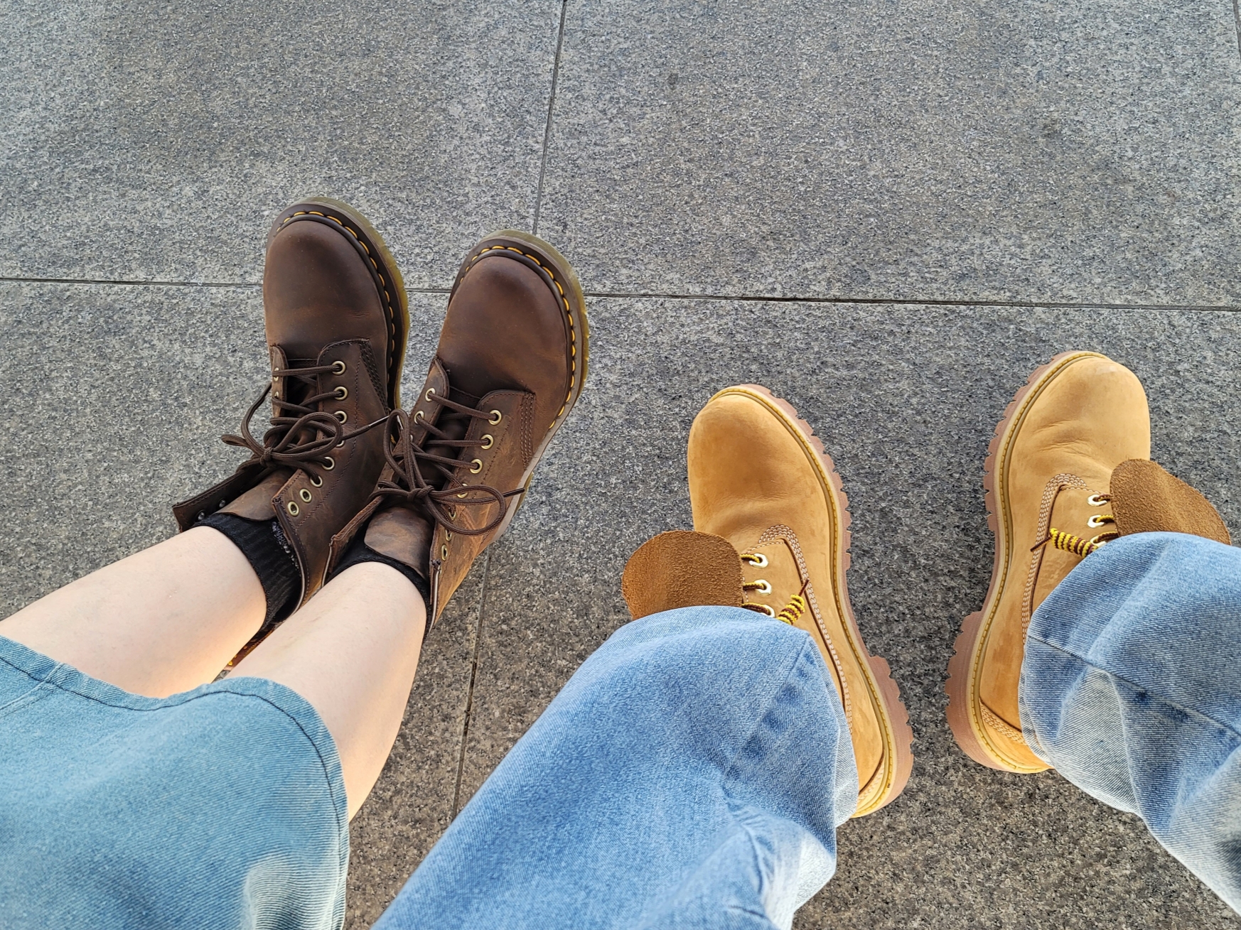 Timberland Premium 6 inch Waterproof Boot Wheat Nubuck - Wide, Dr. Martens 1460 Crazy Horse Brown 착용 스타일