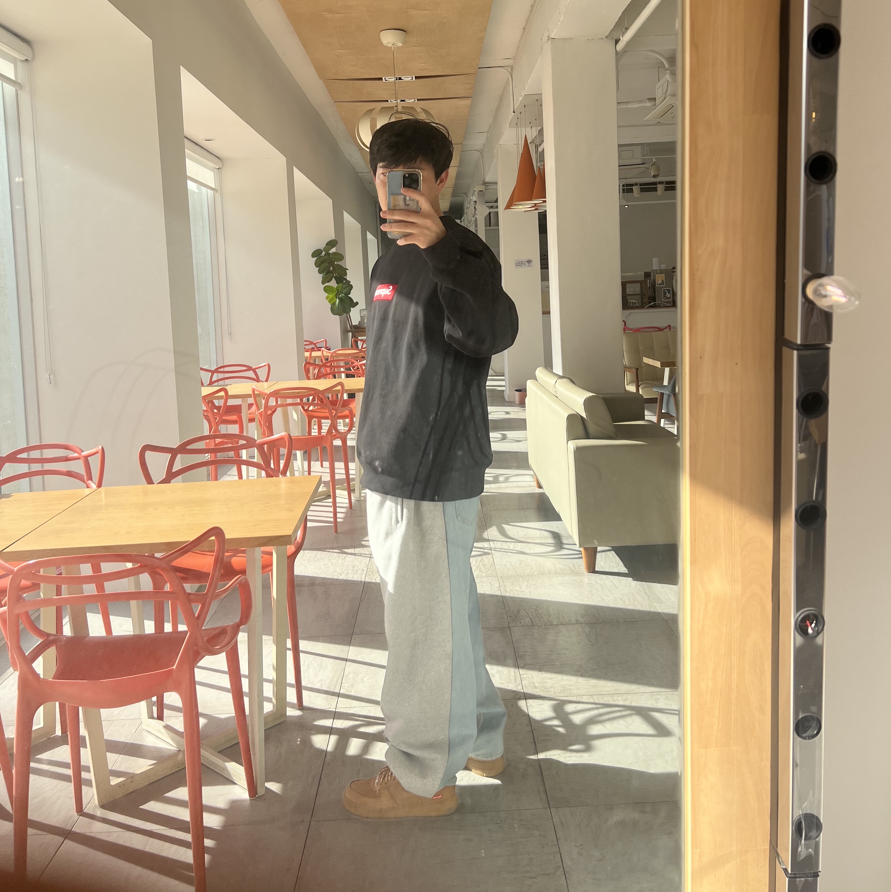 Supreme Box Logo Crewneck Black - 22FW 착용 스타일