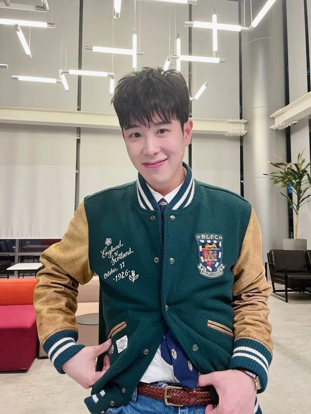 Moncler x Fragment Celsia Down Bomber Jacket Black White - 23FW, Thisisneverthat x New Era x MLB New York Yankees Varsity Jacket Dark Green 착용 스타일 - 3
