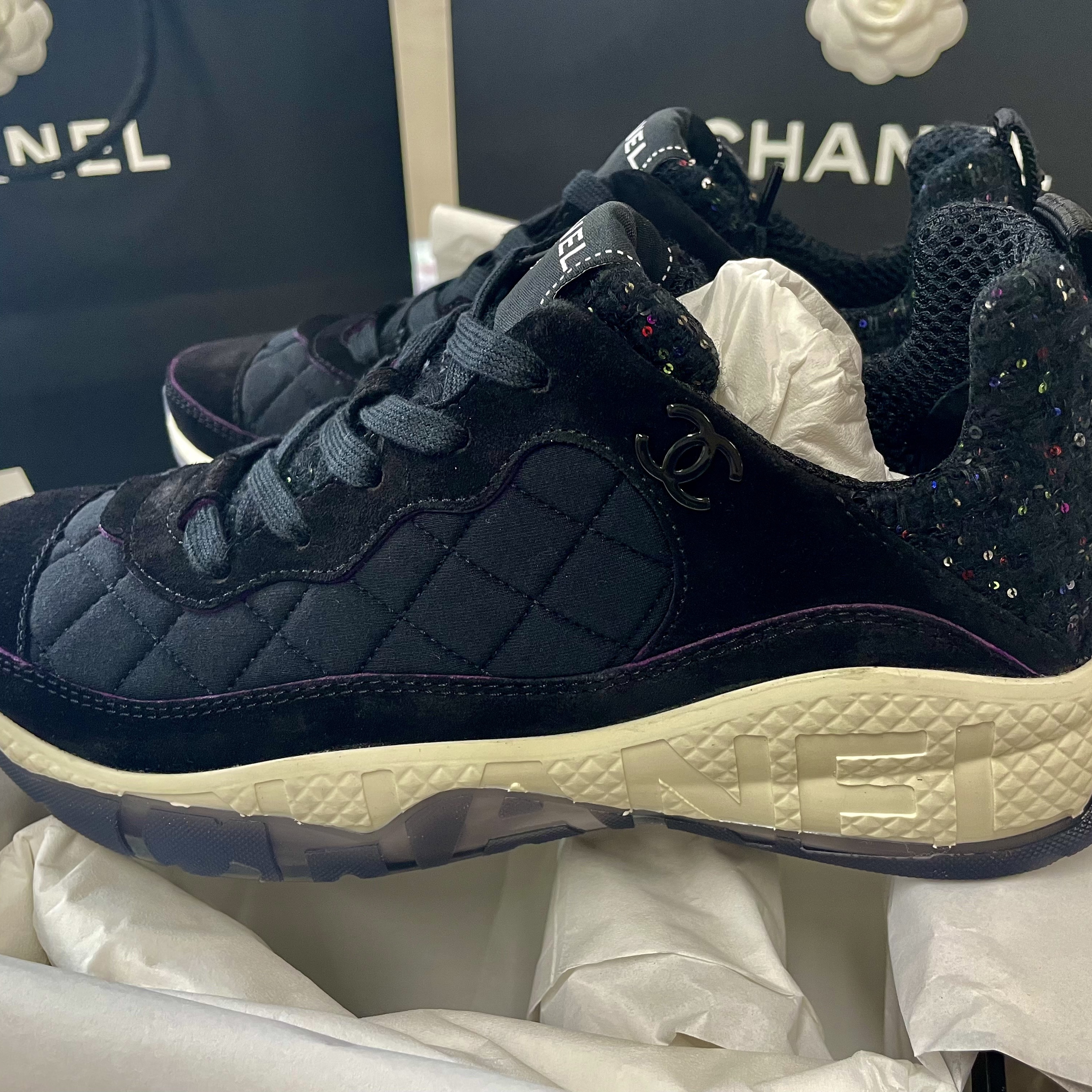 (W) Chanel Sneakers Fabric Tweed Suede Calfskin & Black Multicolor 착용 스타일 - 1