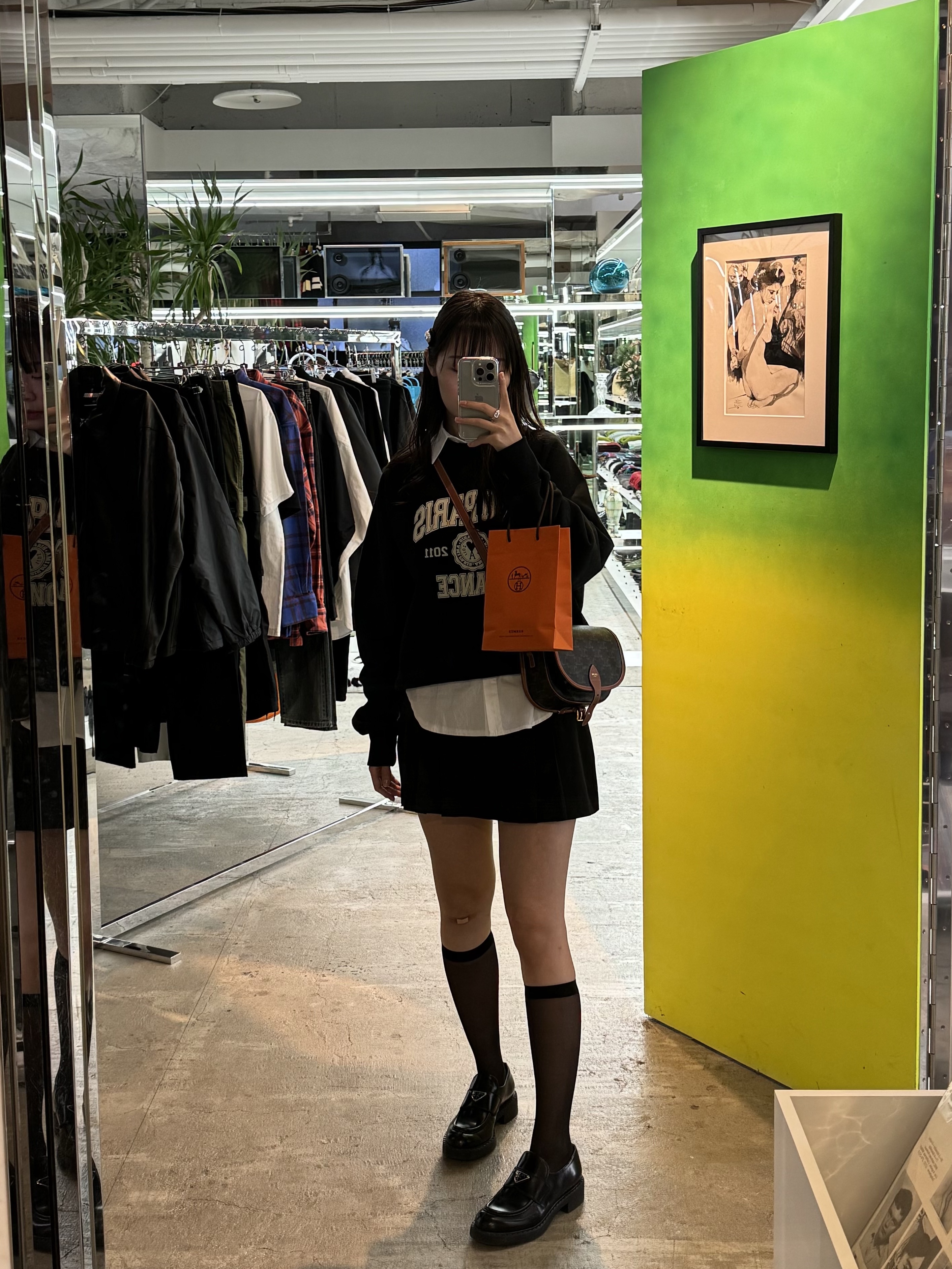 AMI Paris France Sweatshirt Black, (W) Prada Chocolate Brushed Leather Loafers Black 착용 스타일