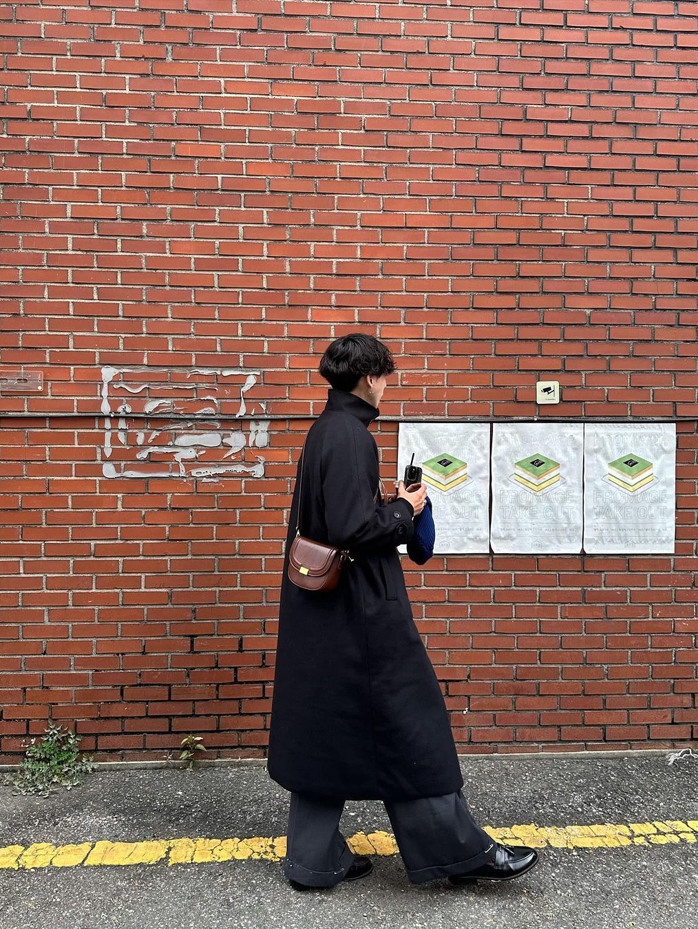 Zara x Ader Error Wool Blend Oversize Coat Black, Undermycar Legion.02 Balmacaan Oversized Wool Coat Black 착용 스타일 - 6