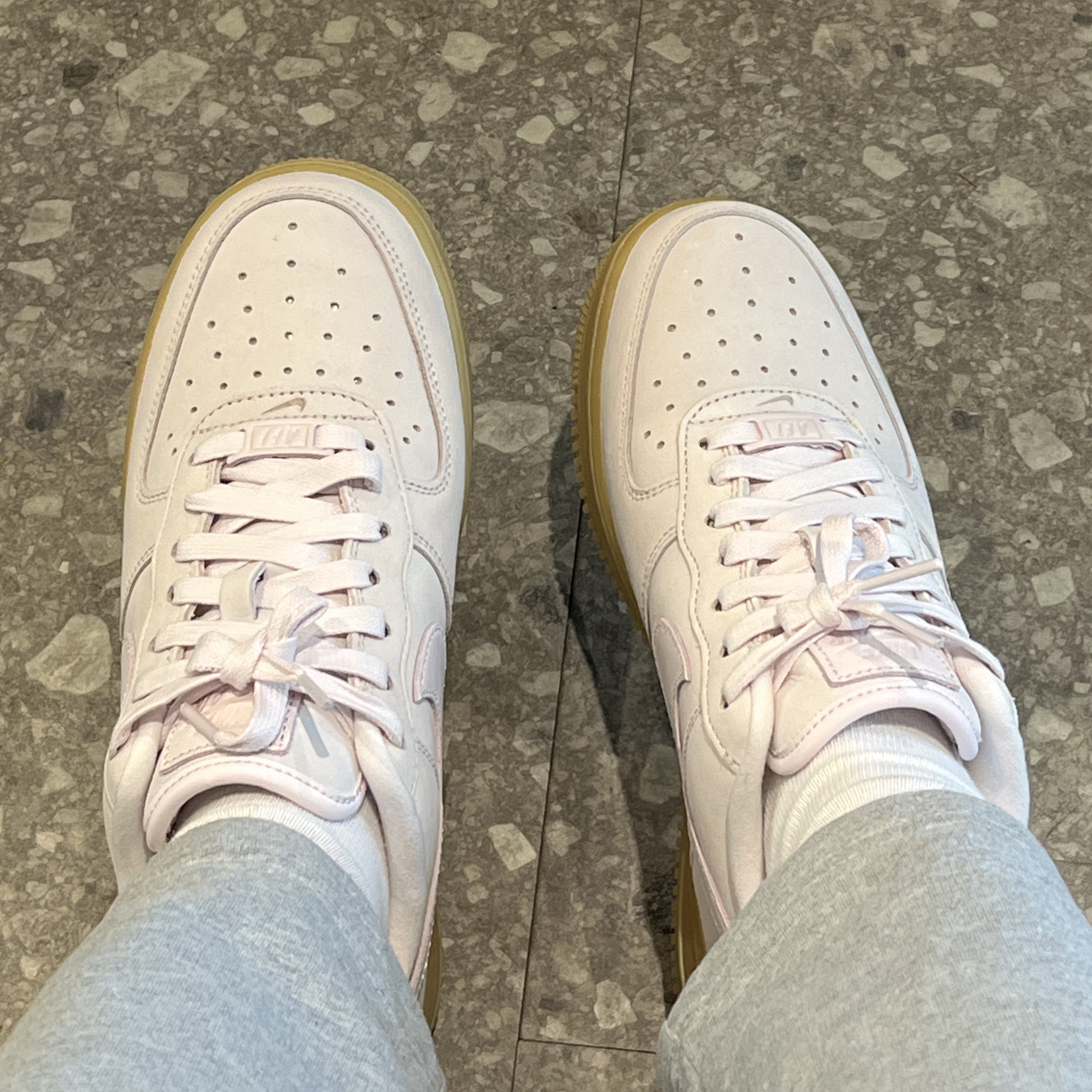 (W) Nike Air Force 1 PRM MF Pearl Pink 착용 스타일