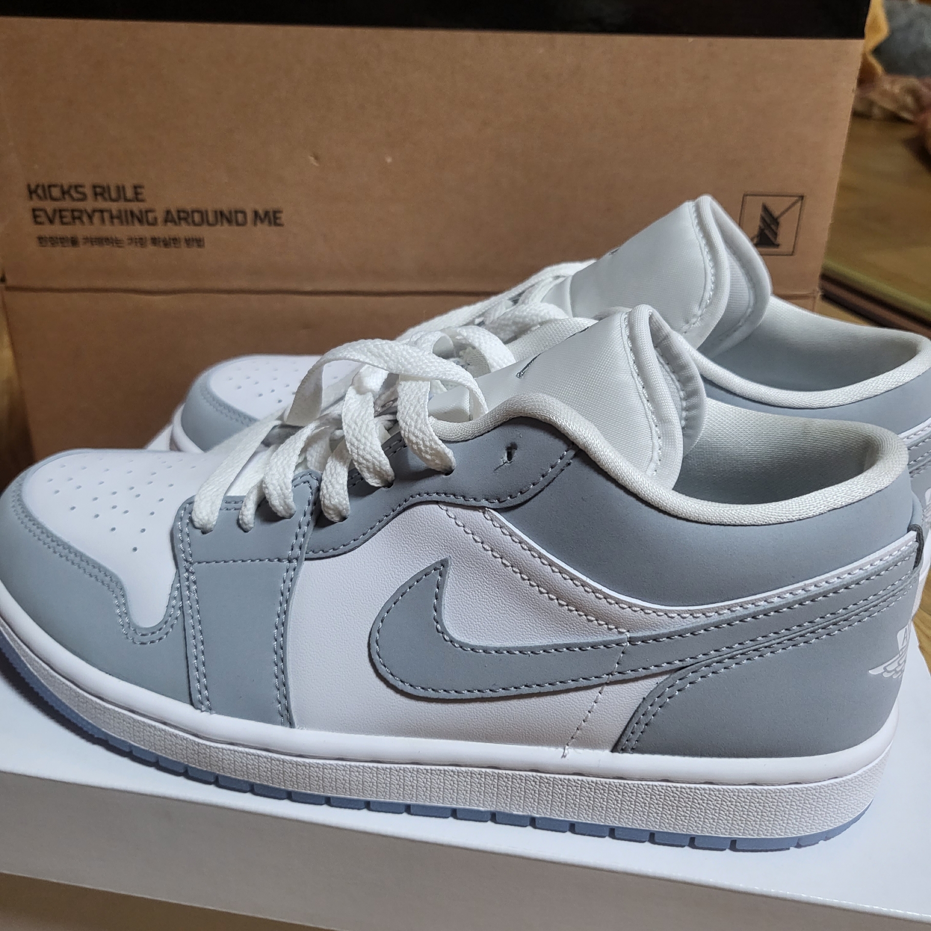 (W) Jordan 1 Low White Wolf Grey 착용 스타일