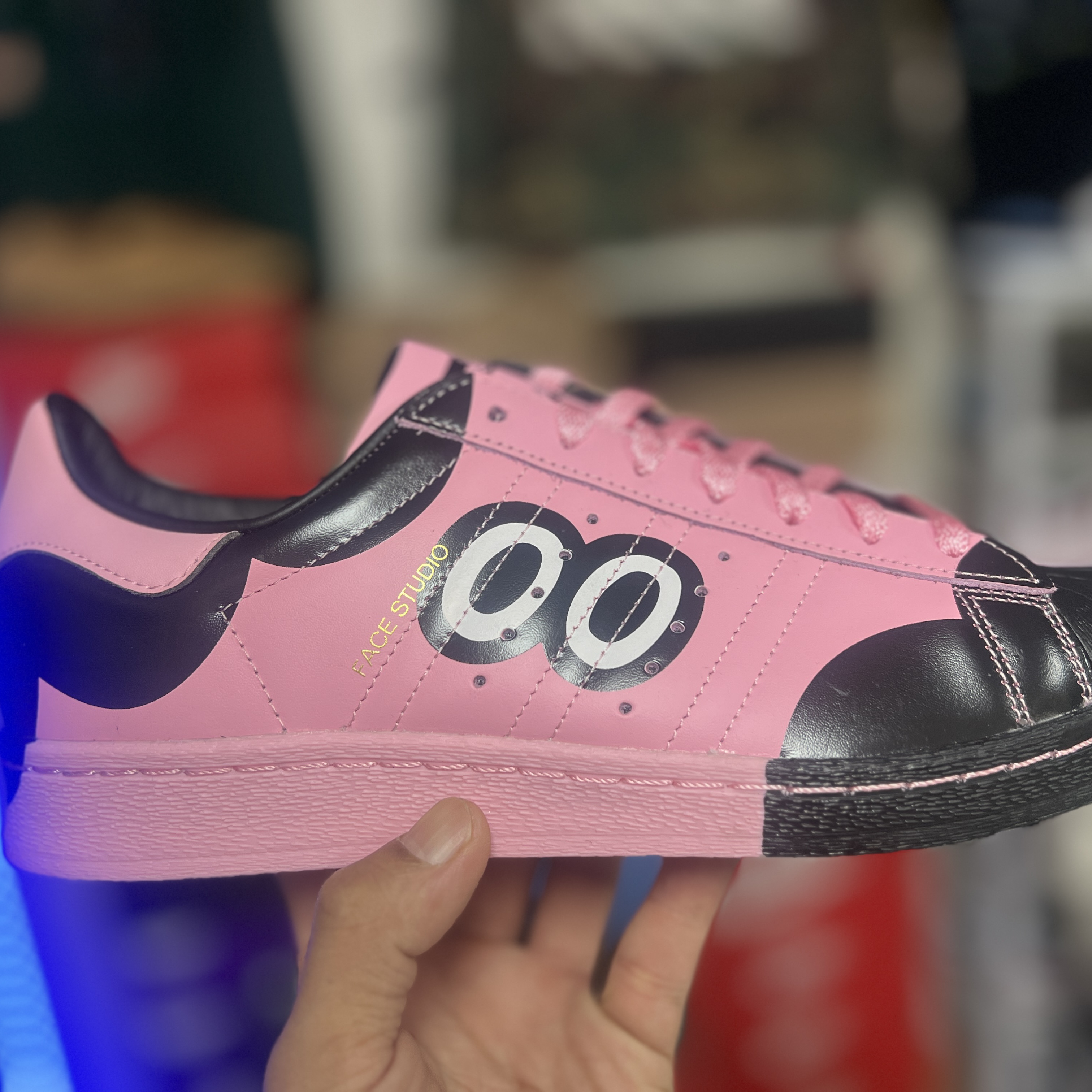 Adidas x Face Superstar 82 Light Pink Core Black 착용 스타일 - 4