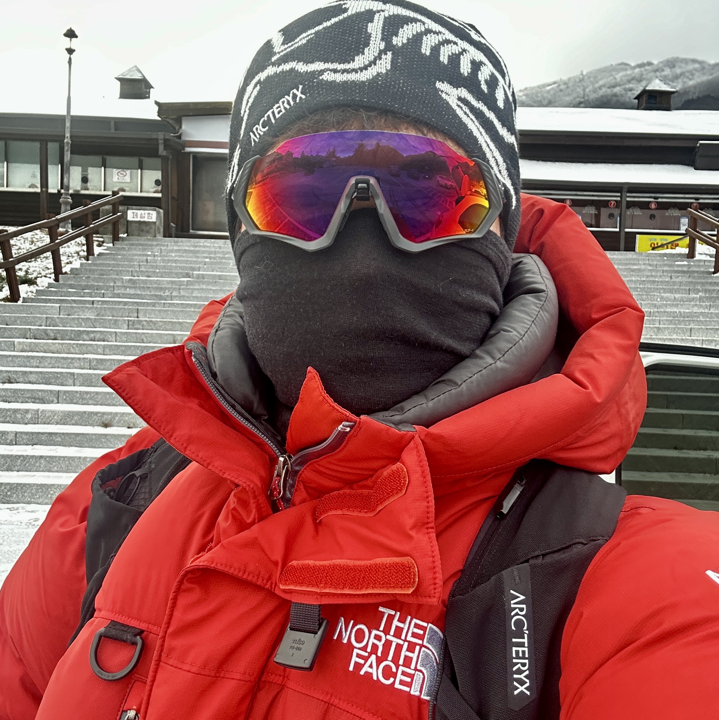 Arc'teryx Bird Head Toque Orca 착용 스타일